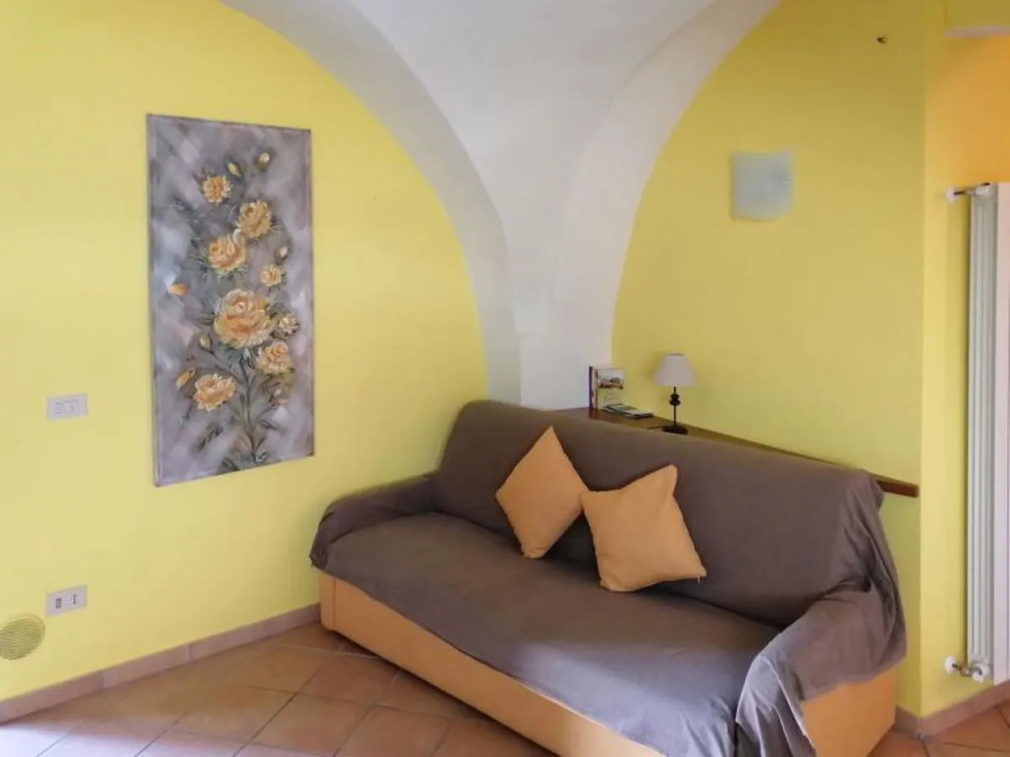 Apartment Giallo Vasia