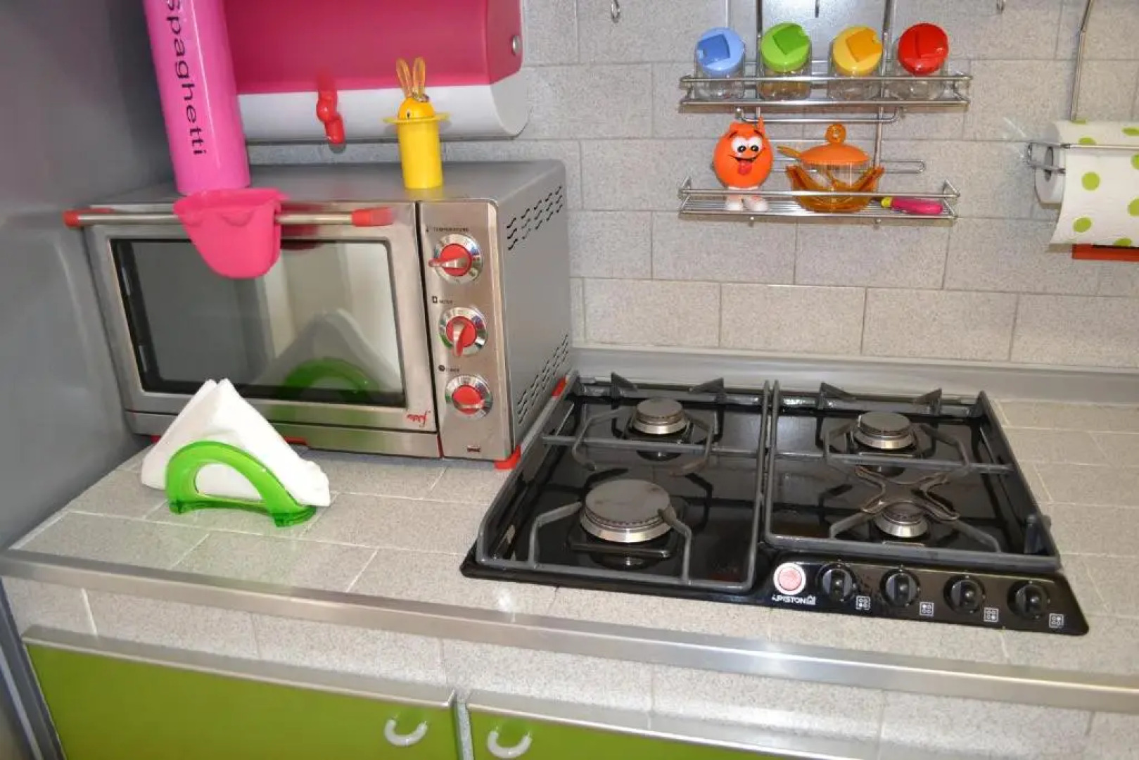 Mary&Kate's green house