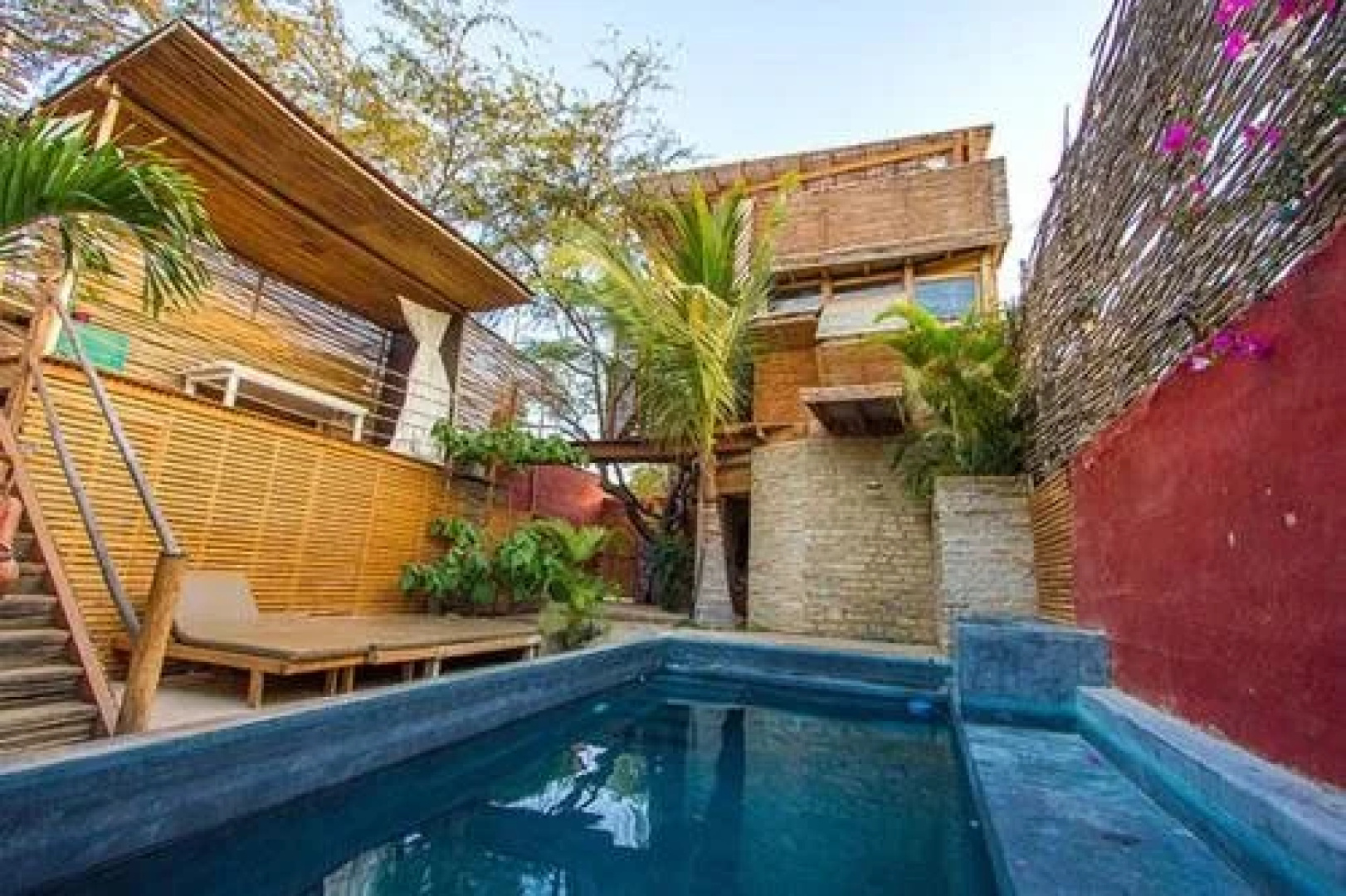 Eco Lodge