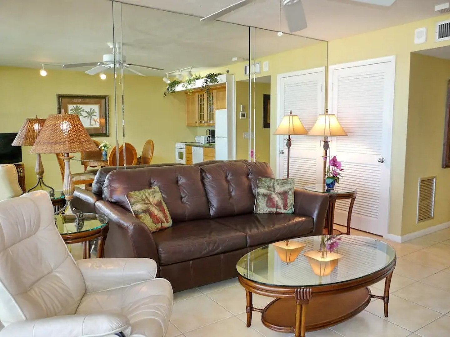 Luxurious Beachfront Condo With Glorious Ocean Views