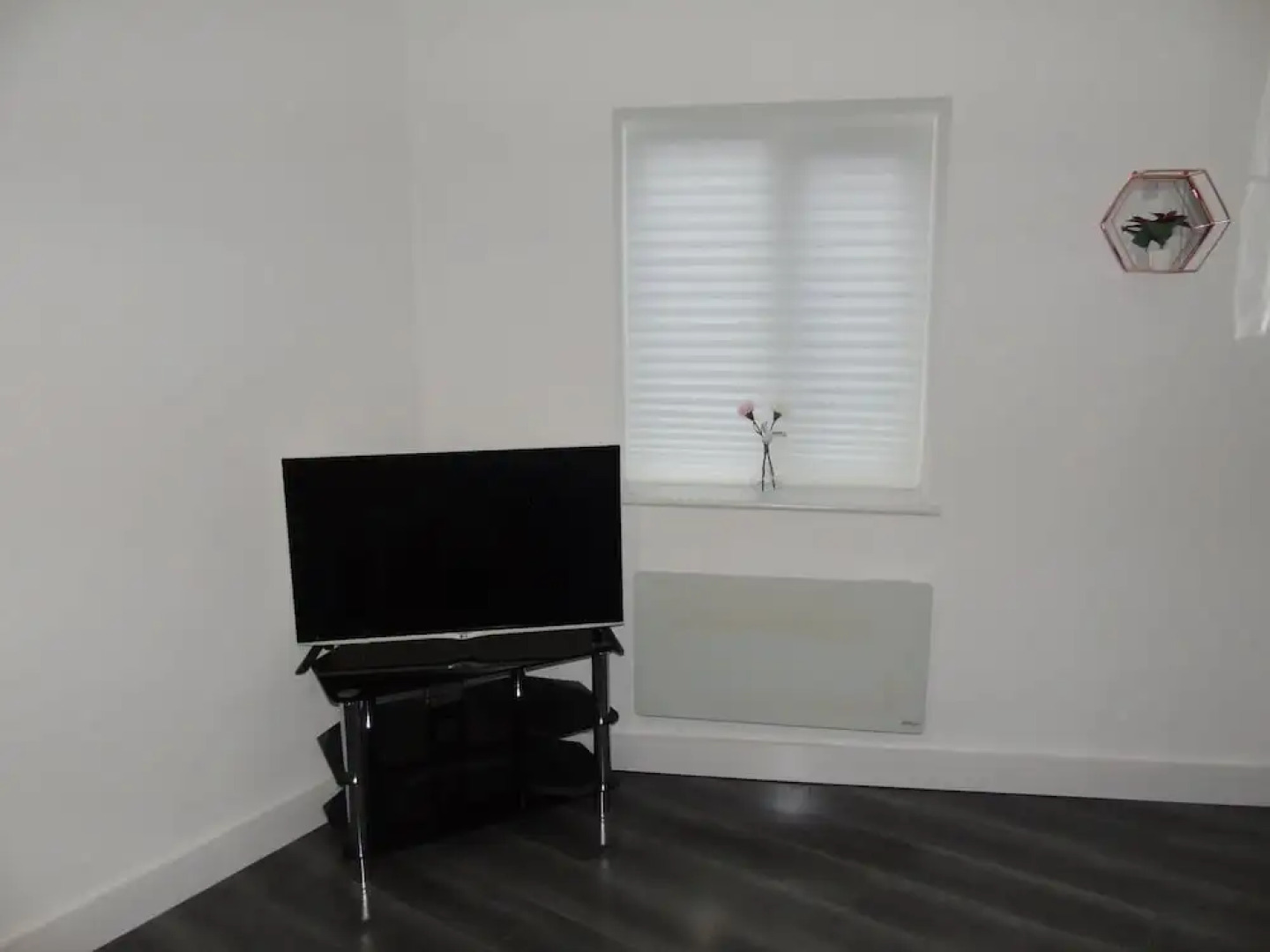 Captivating 1-bedroom Apartment in Bolton