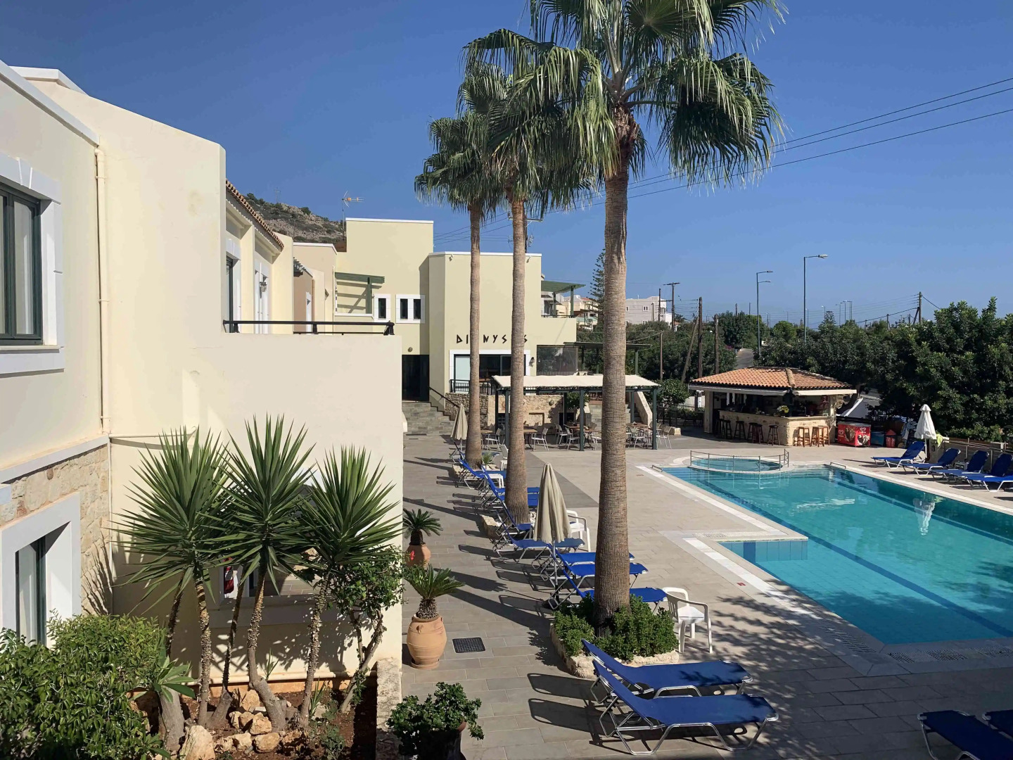 Dionysos Apartments and Studios