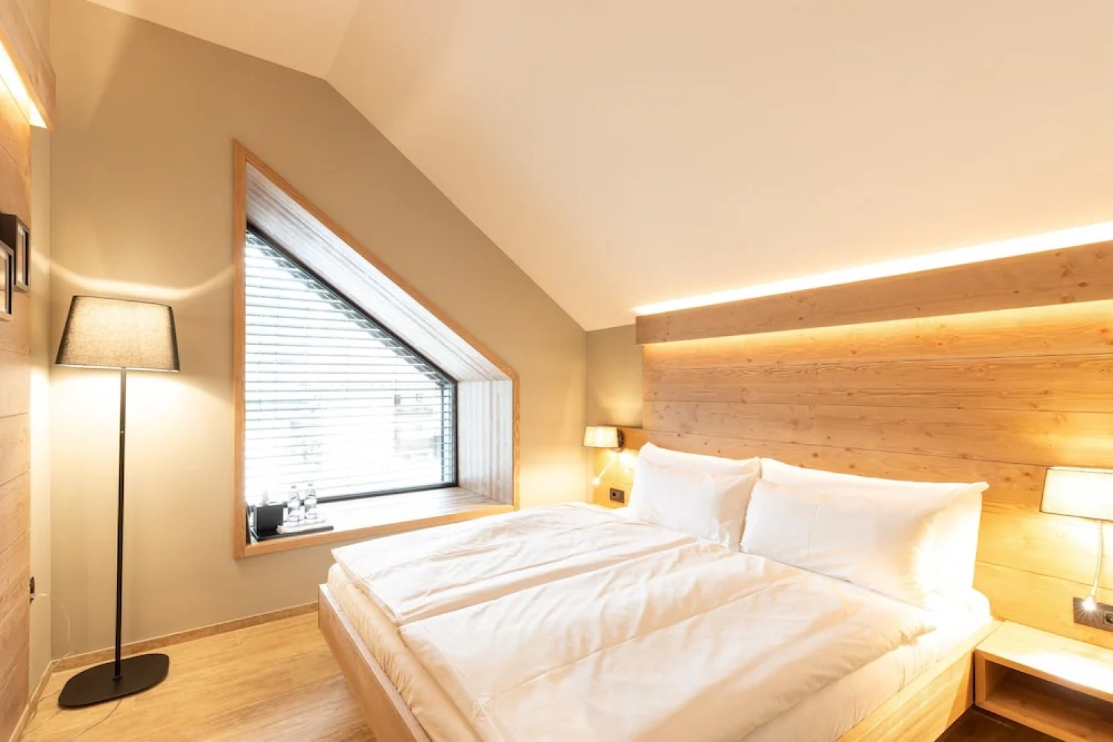 Sunrose 7 - Gourmet & SPA Hotel (16+)