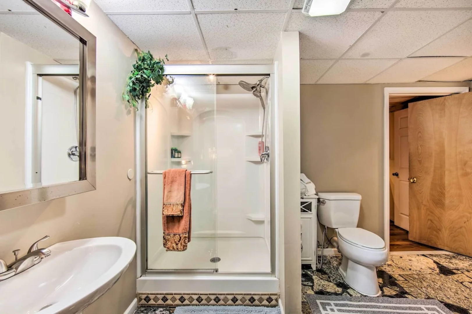 Spacious Palmyra Home w/ Fire Pit & Deck!