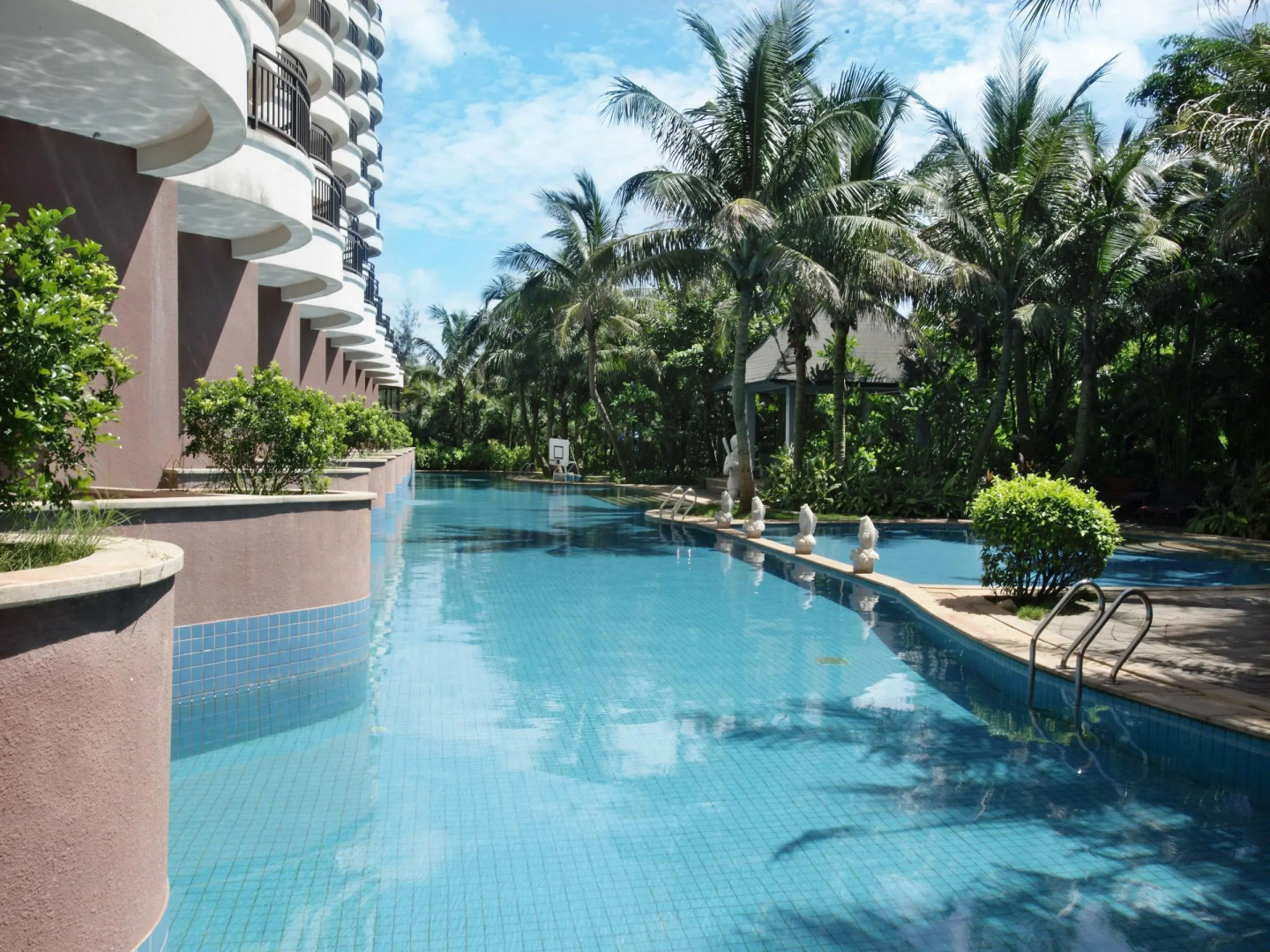 Hainan Golden Sunshine Hotspring Resort Hotel