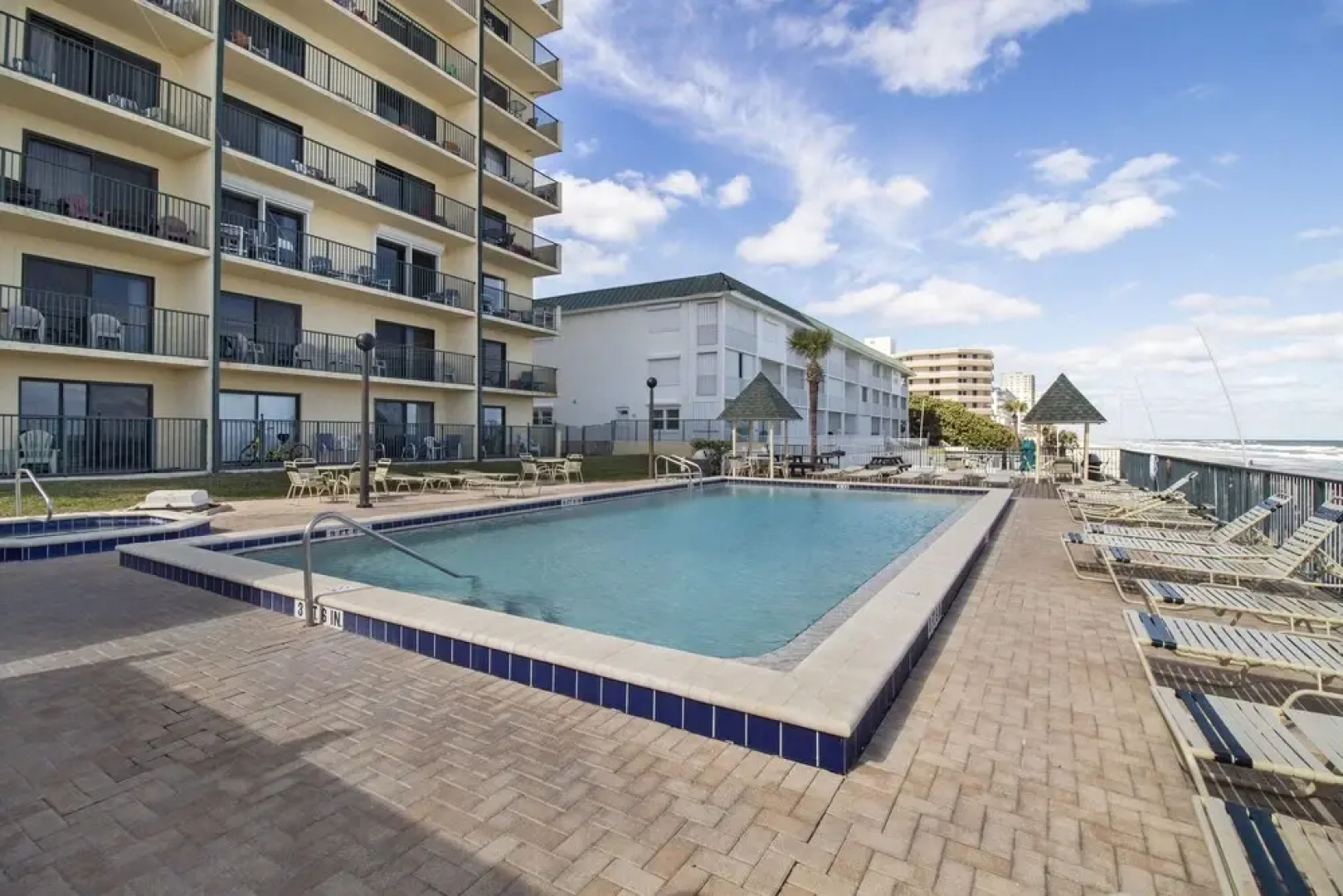 Tropical Suites At Sunglow Resort