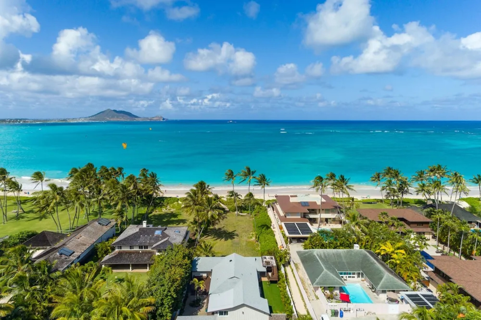 Hale Oahu Estate by Avantstay Kailua Beachfront Estate w/ Guest House