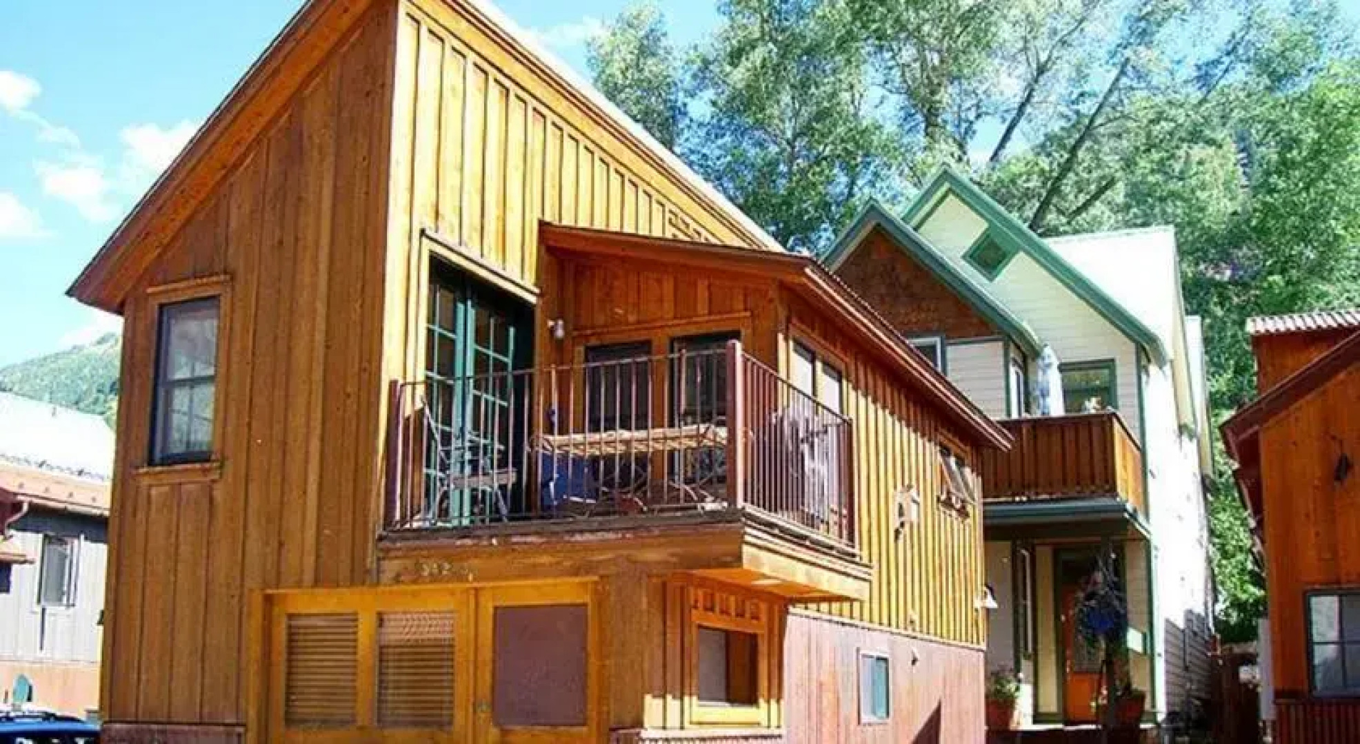 RedAwning Wood Residence