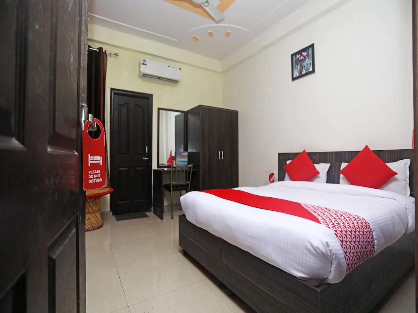 Capital O 19472 Highway Regency