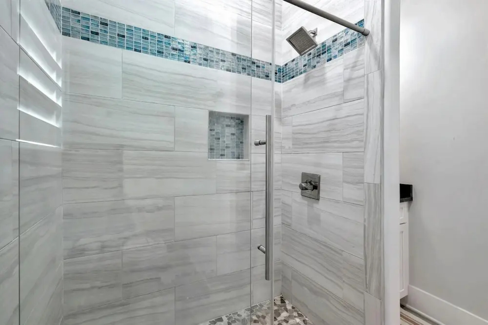 Casamigos 6 Bedroom Home by RedAwning