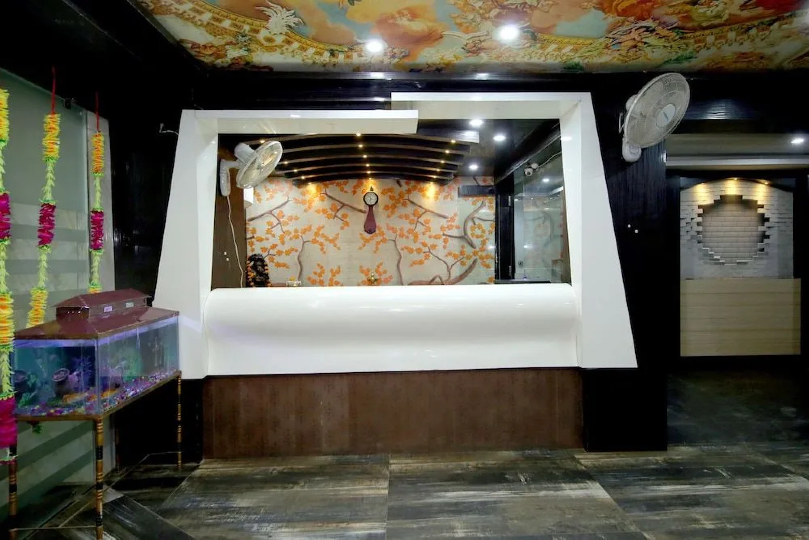 OYO 24339 Hotel Vega