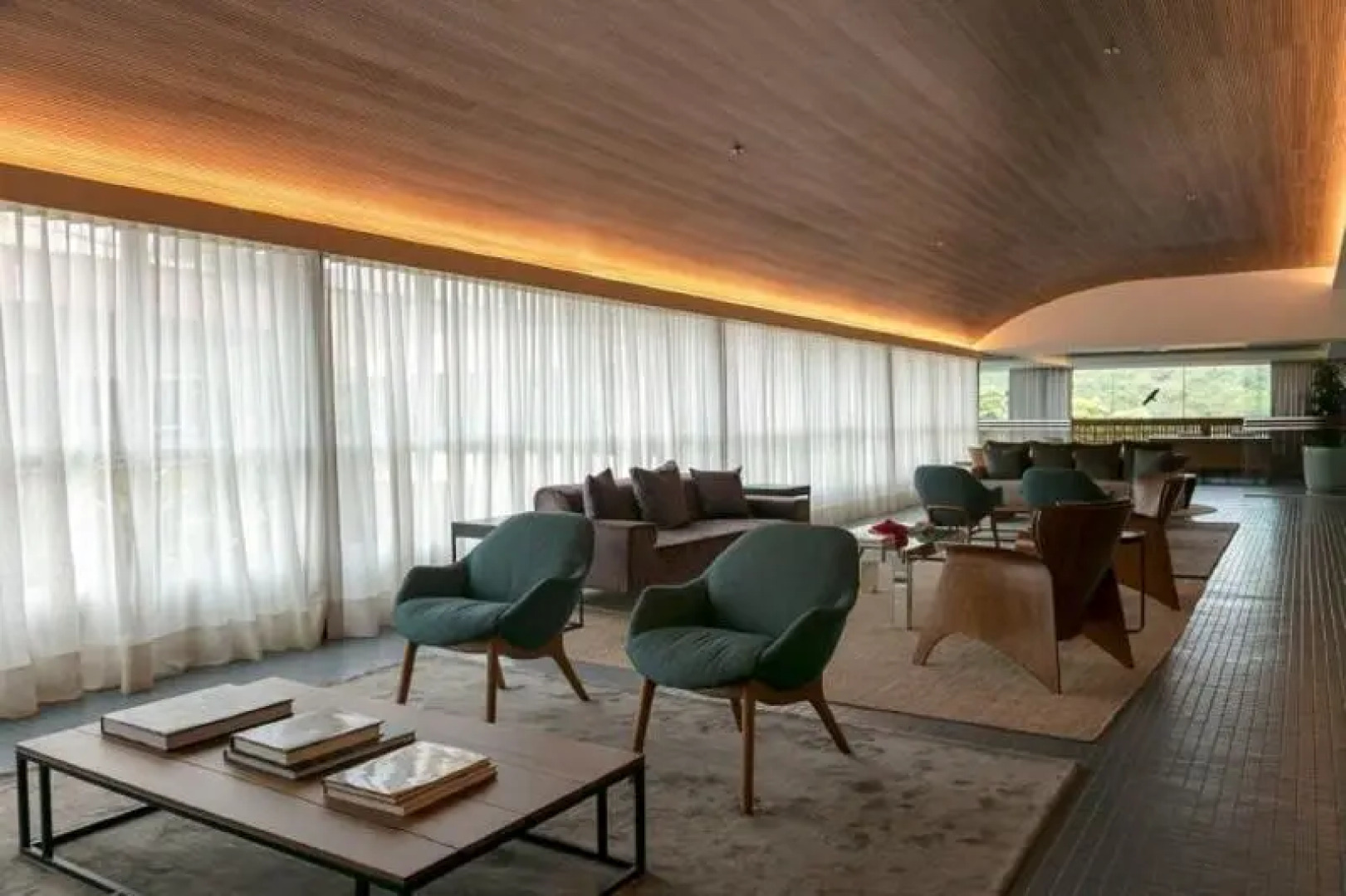 Almenat Embu das Artes Sao Paulo, Tapestry Collect