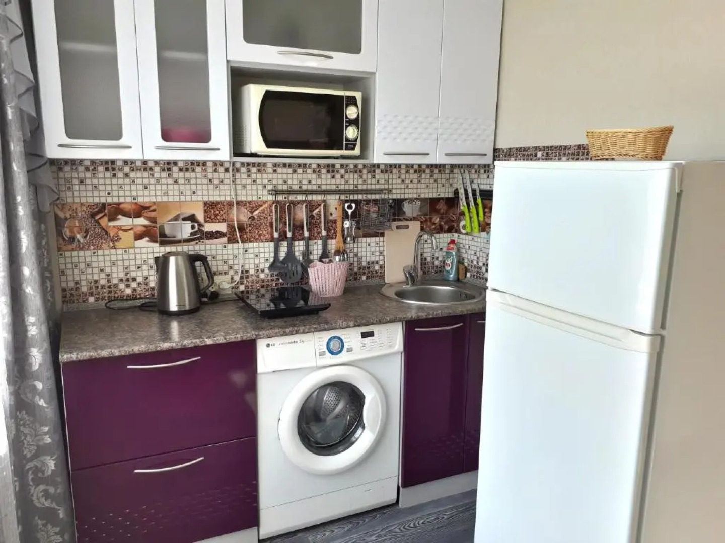 Lux Apartment on Mayakovsky 6