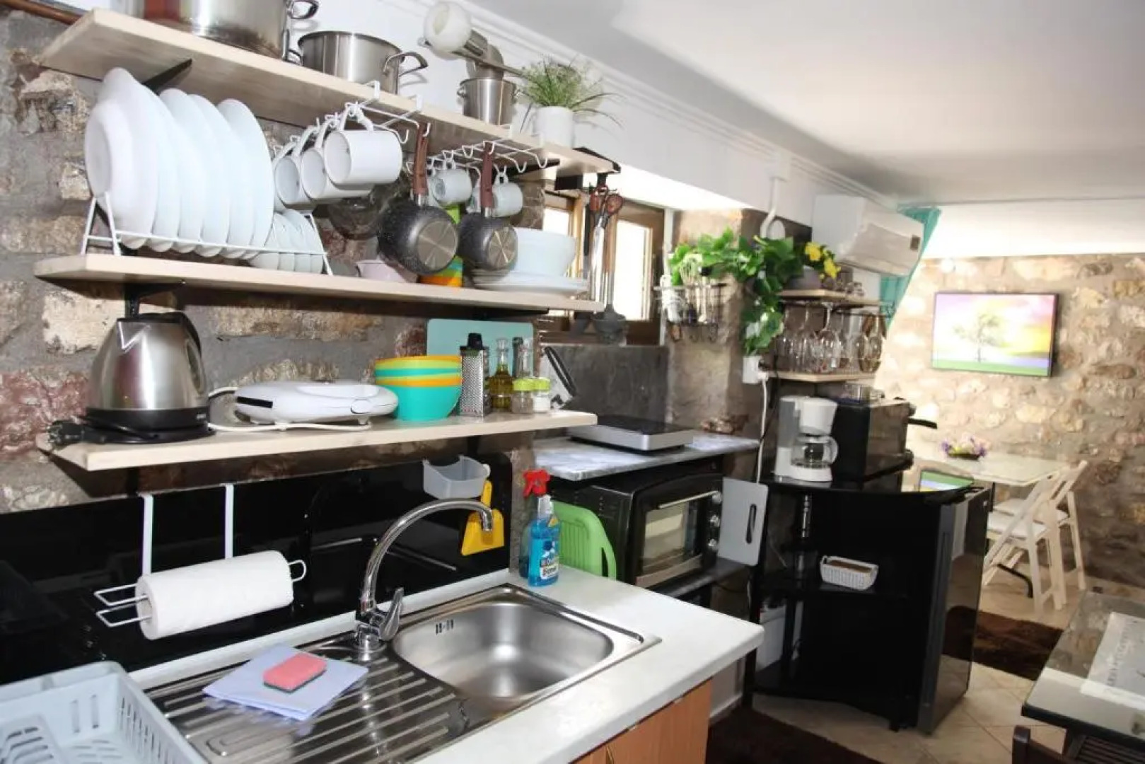 Naupactus unique harbor apartment in a stone house!