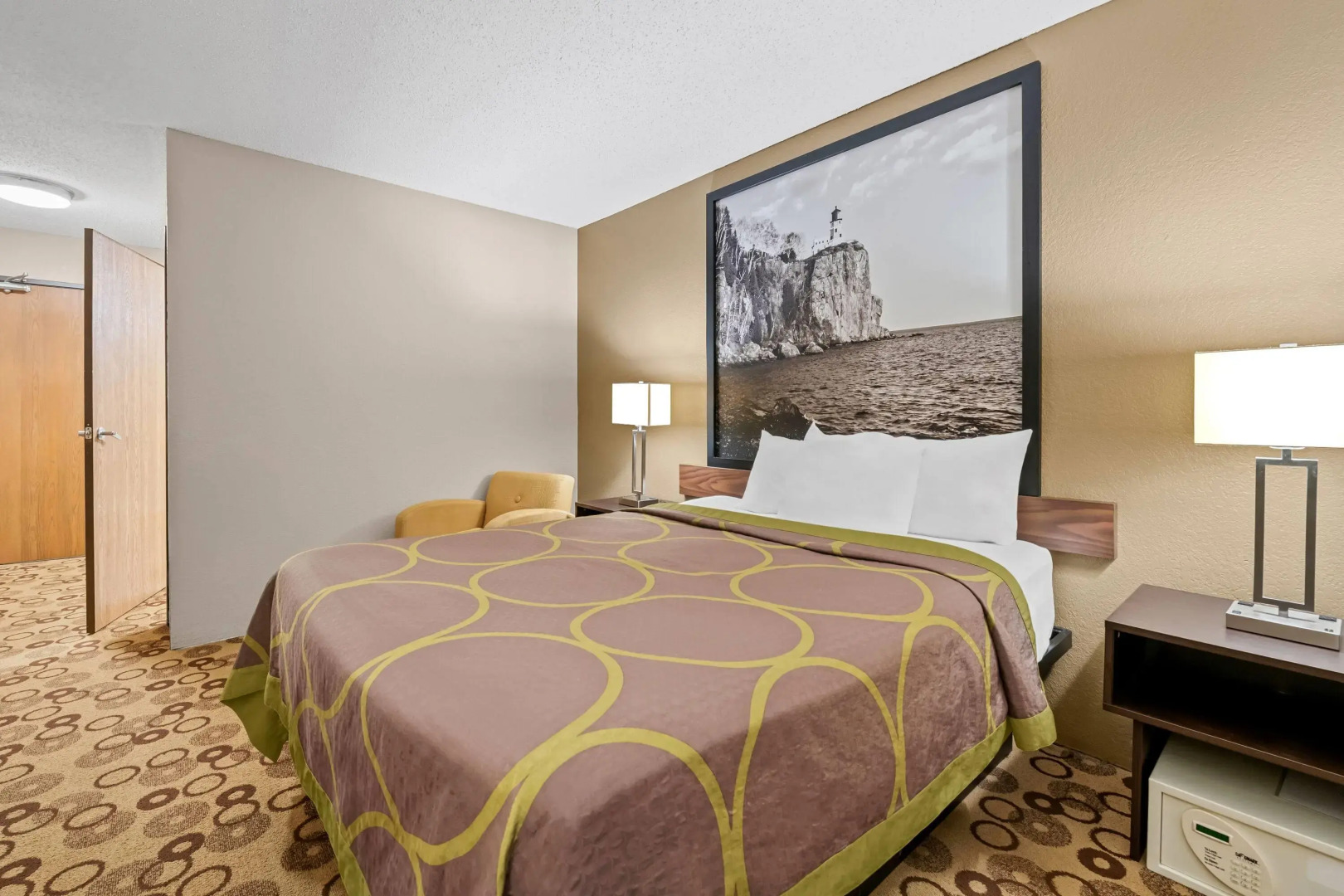 Super 8 by Wyndham Blue Earth