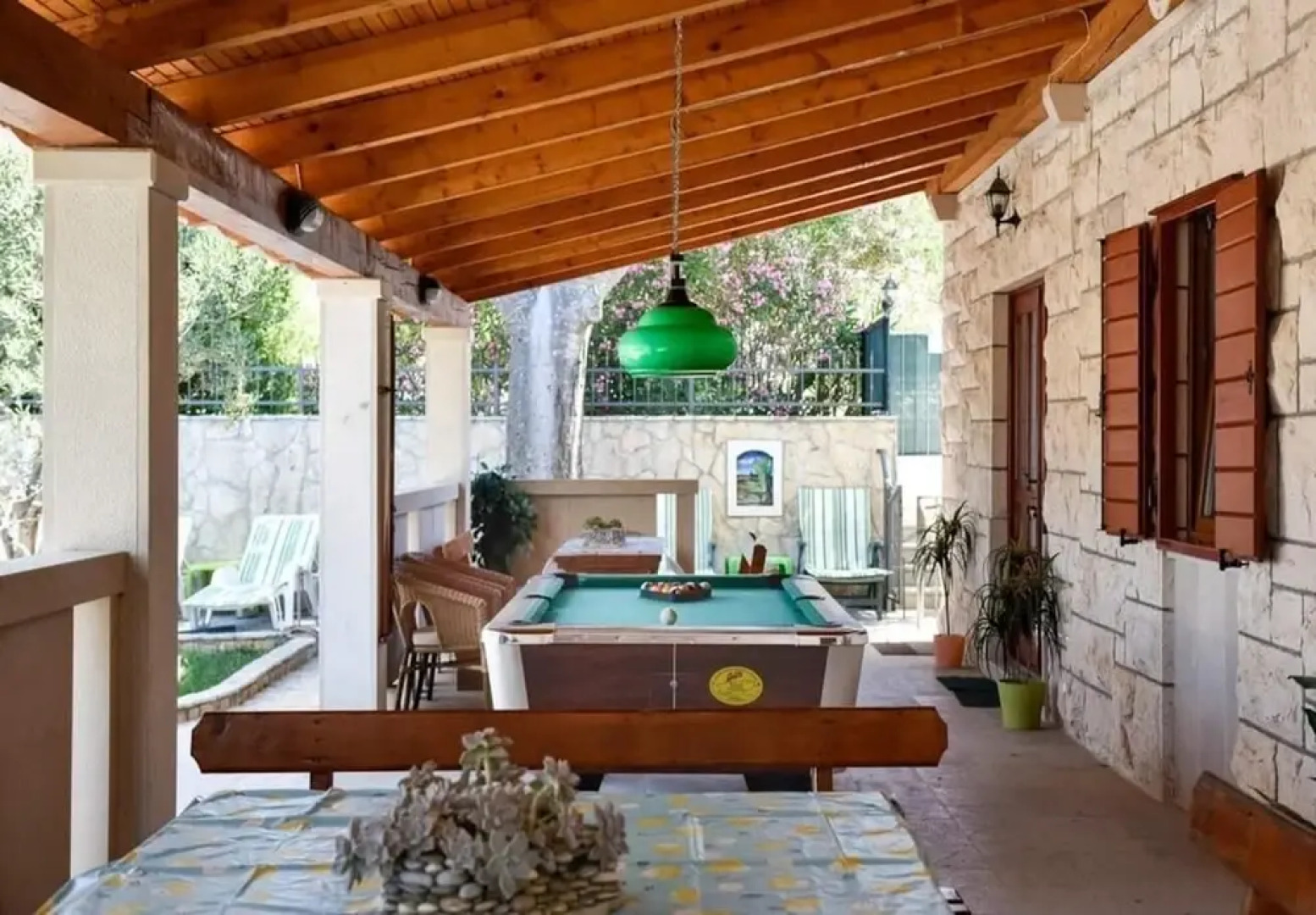 Niksi - With Pool - H