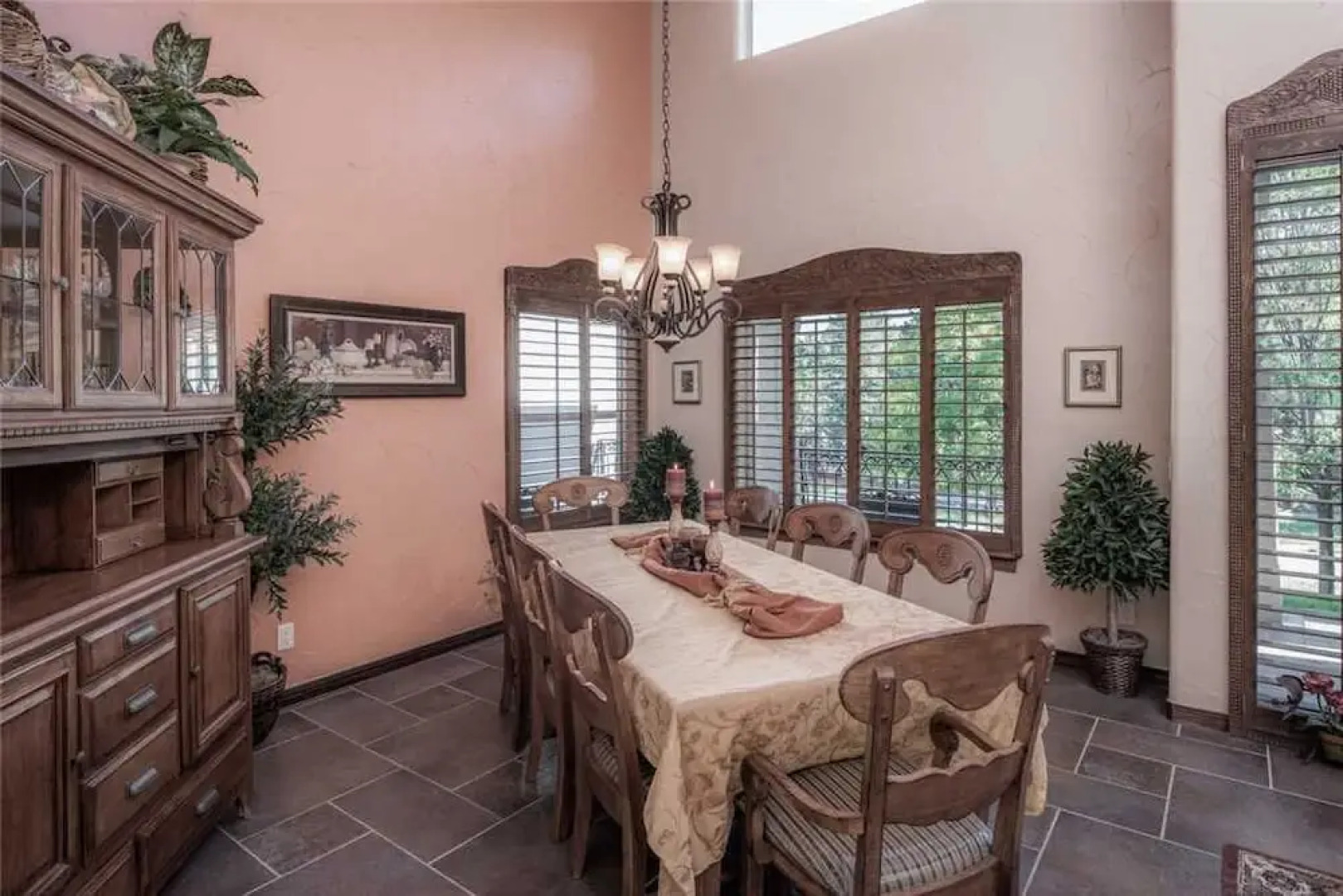 Casa Elegante - Four Bedroom Cabin