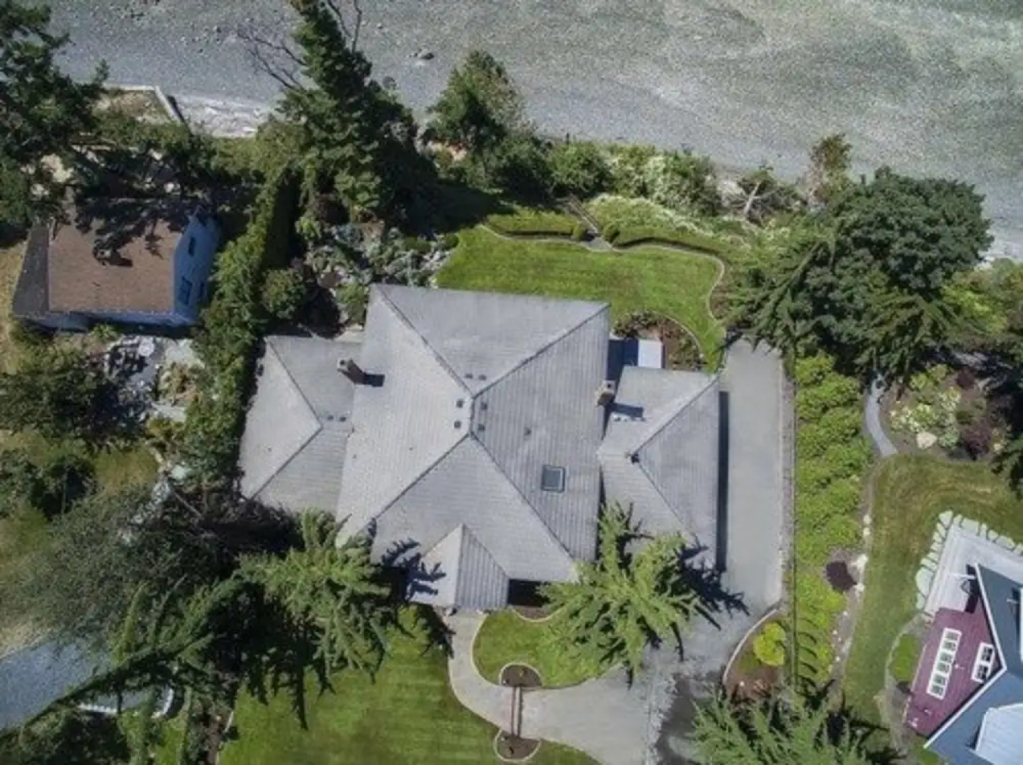 Sea Mist Waterfront Inn