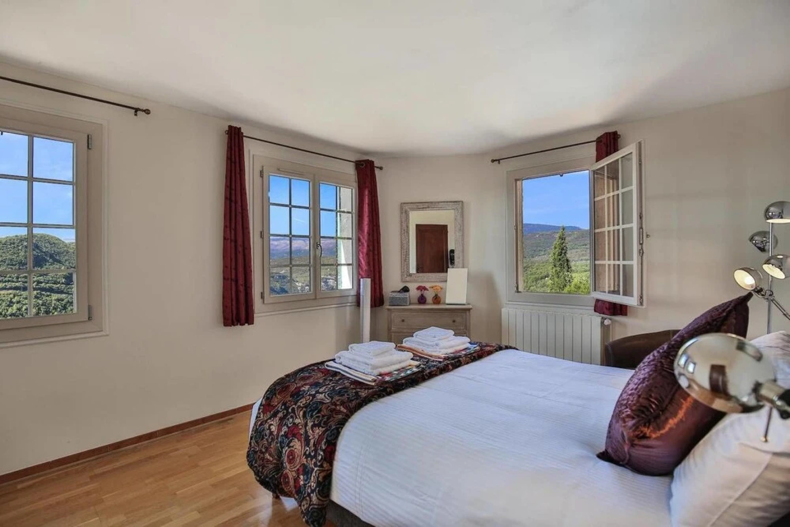 5 bed Villa in Provence With Pool, Outdoor Kitchen