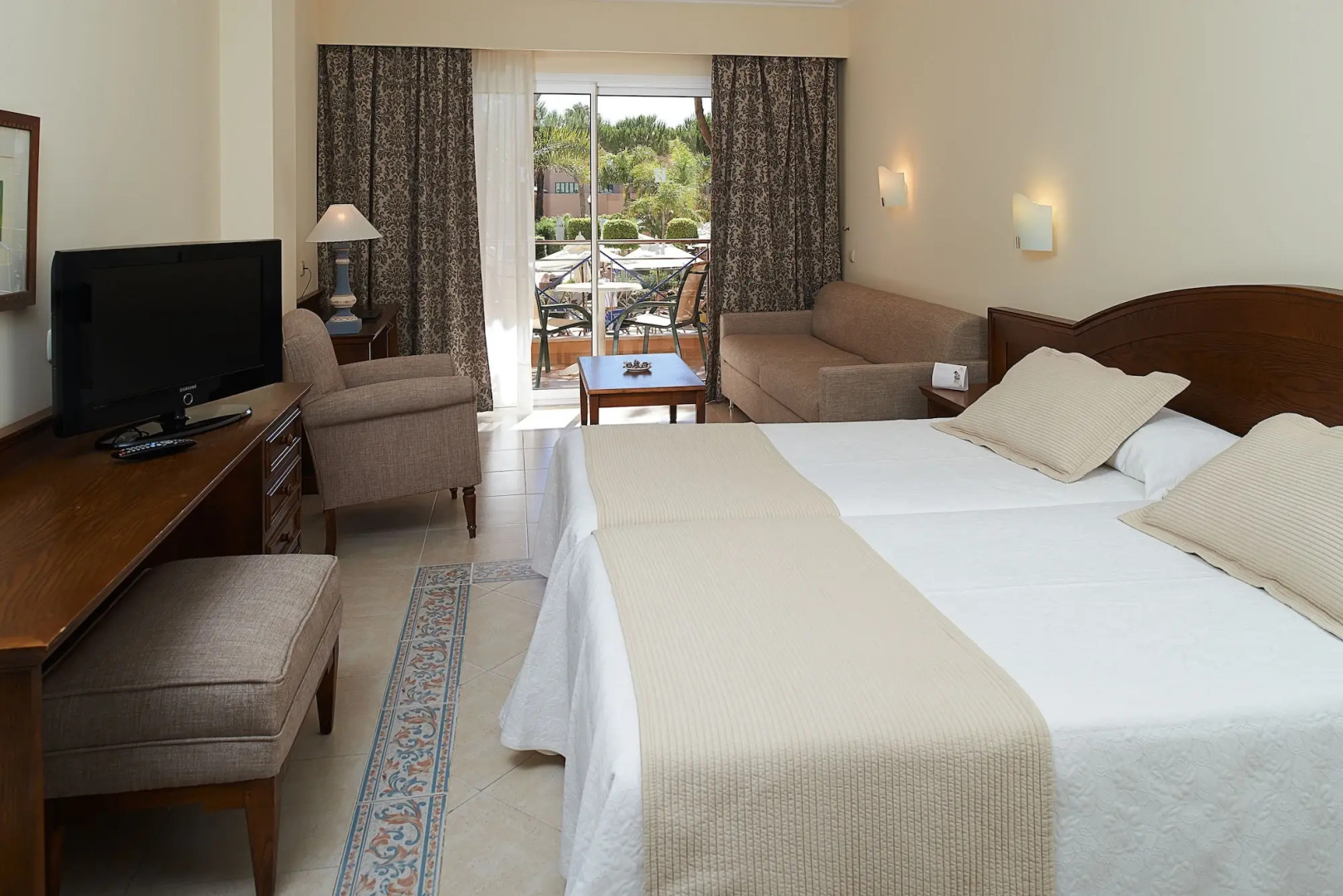 Отель Hipotels Barrosa Garden