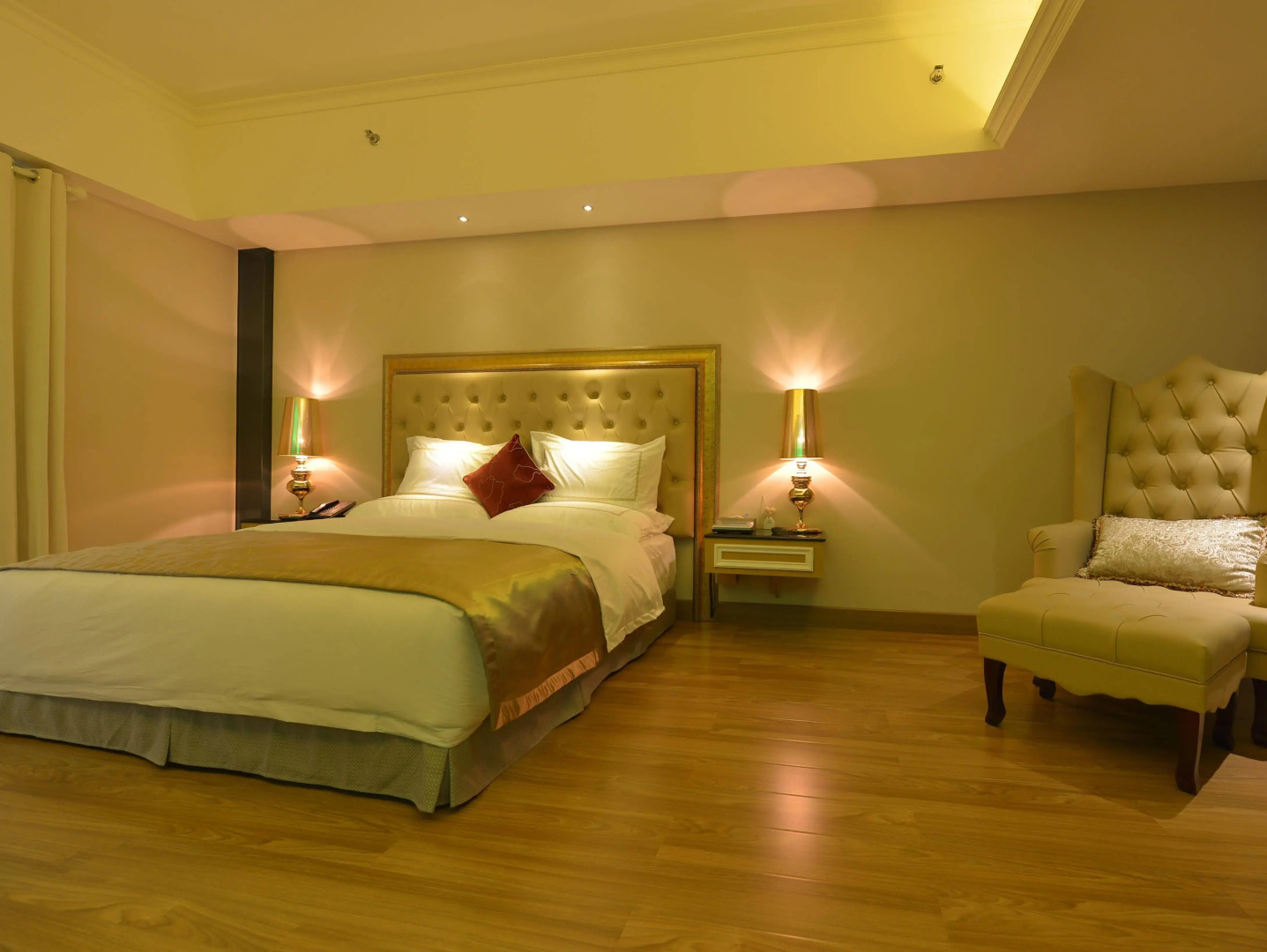 The Royal Pinnacle Hotel