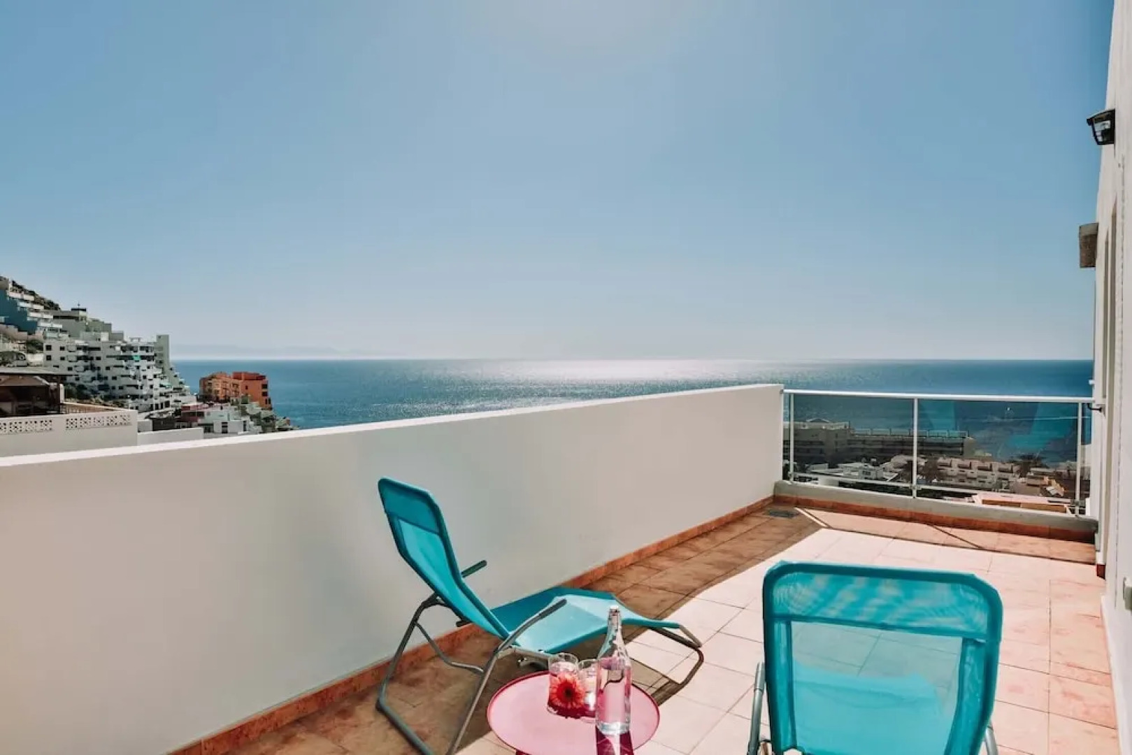 Modern & Chic Loft Apt. *Terrace *BBQ *Parking