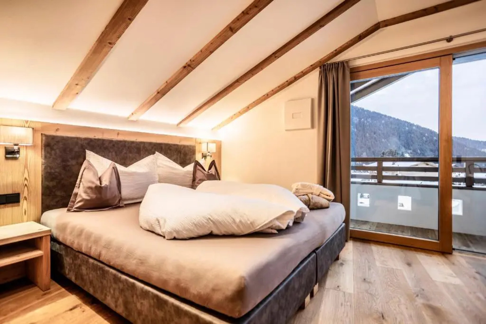 Luxury Chalet Plazola
