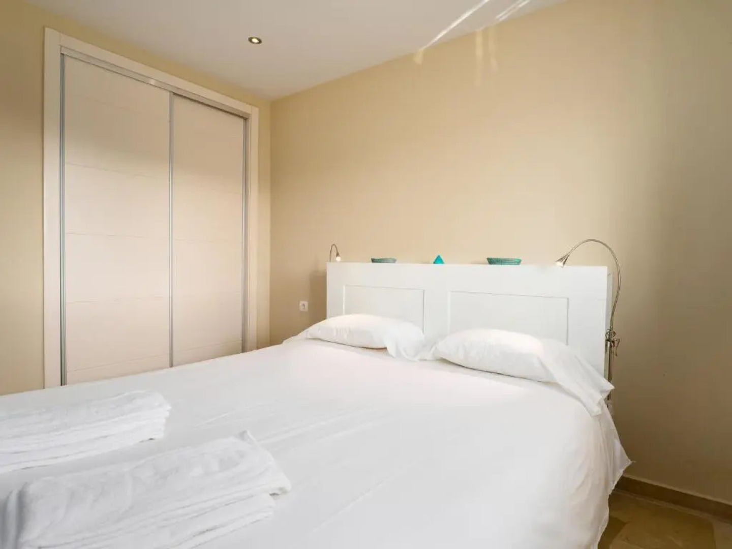 2174-Huge 3 bedrooms with terrace and pool