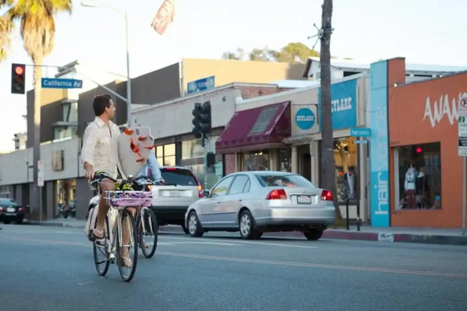 One Bed/1Bath + Private Balcony WALK TO BEACH