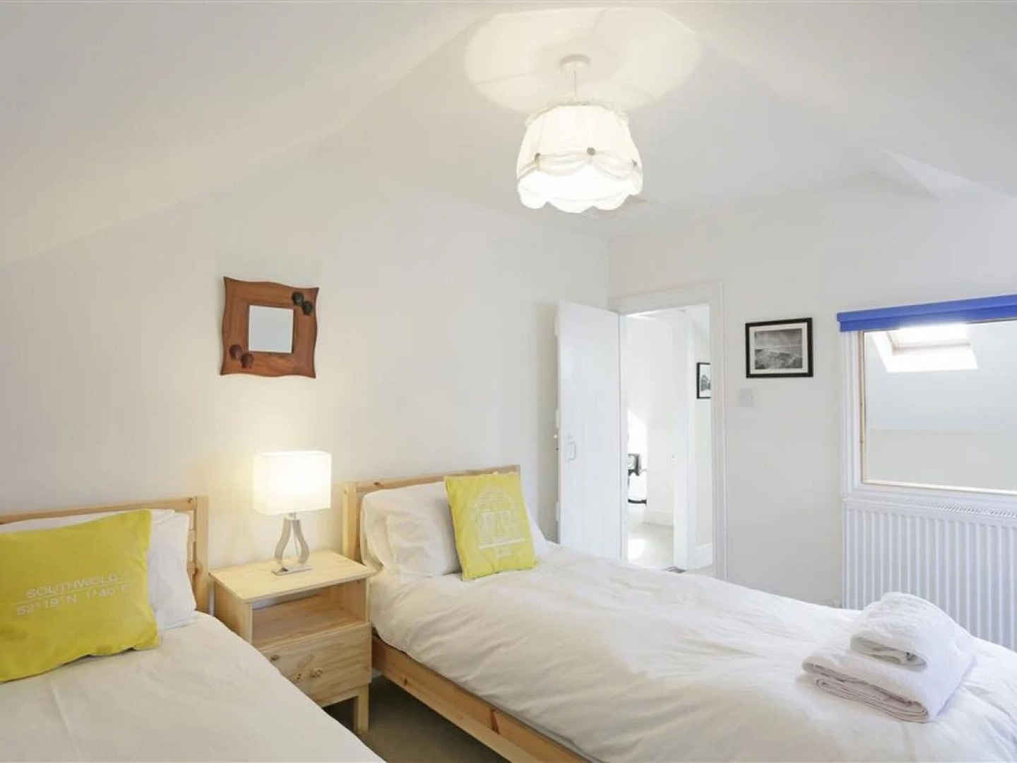 Bright Apartment in Center of Southwold near Beach & Pier