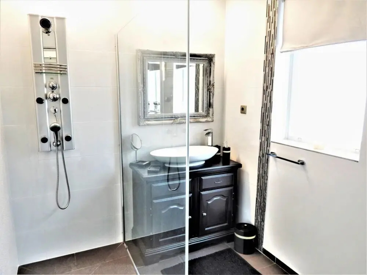 Villa Umag in Umag With 5 Bedrooms and 5 Bathrooms