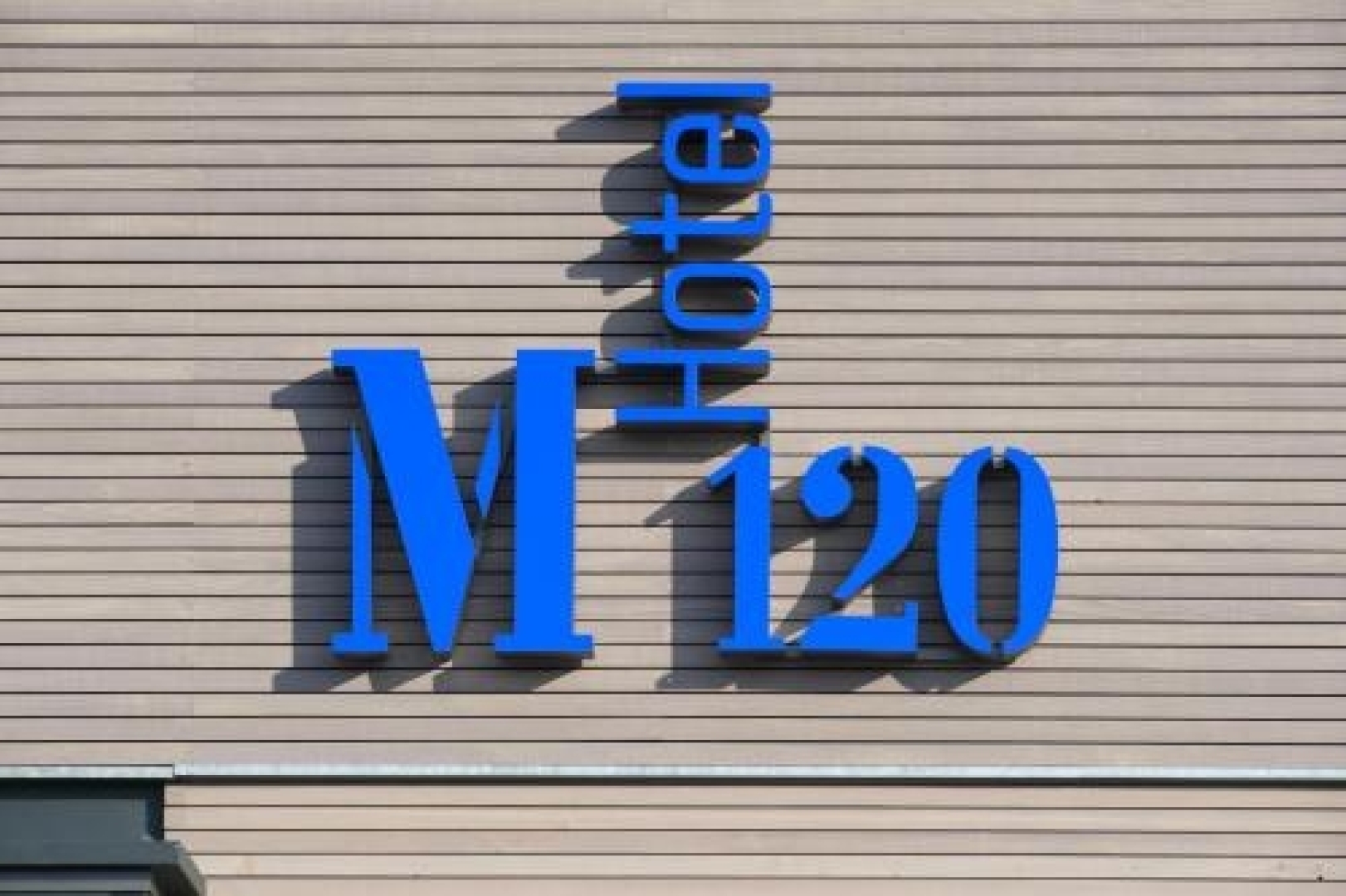 M120 Hotel
