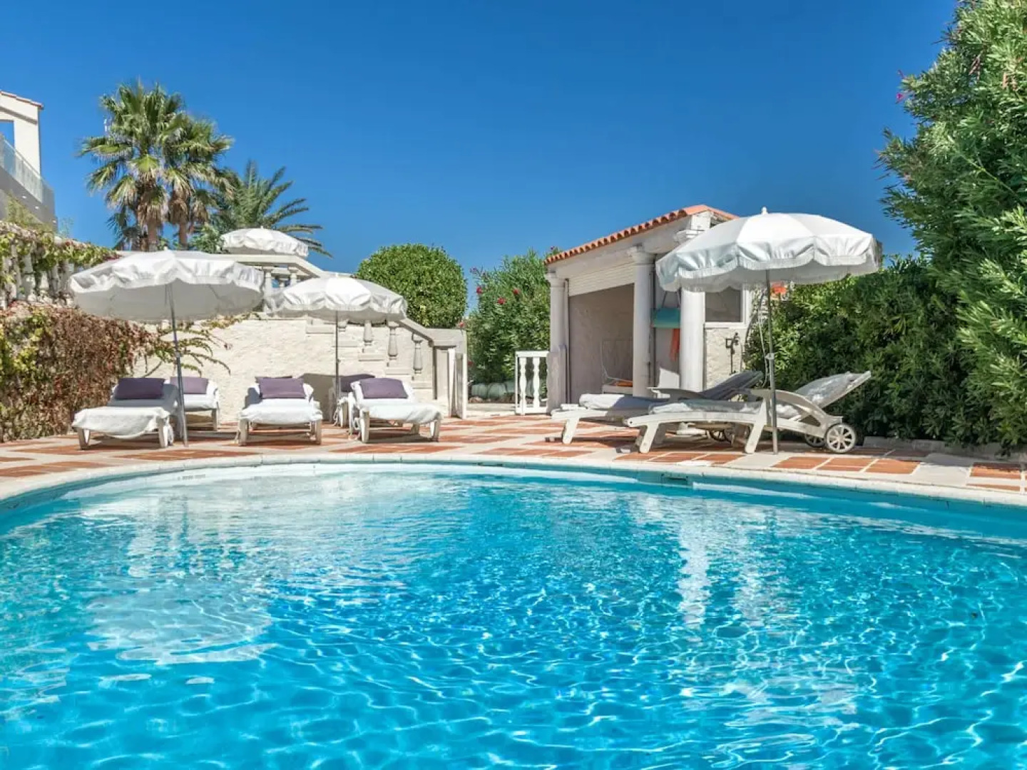 Luxury Villa with Jacuzzi in Les Issambres