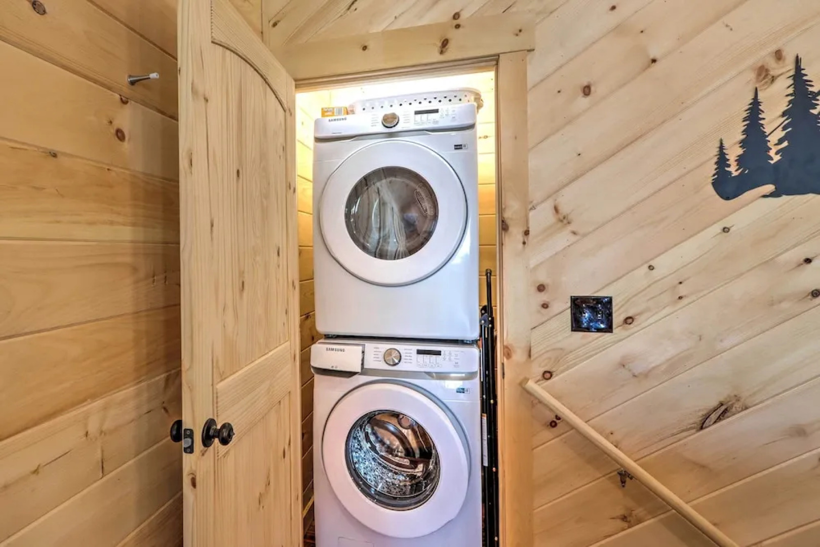 Luxury Cabin Vacation Rental in Mineral Bluff