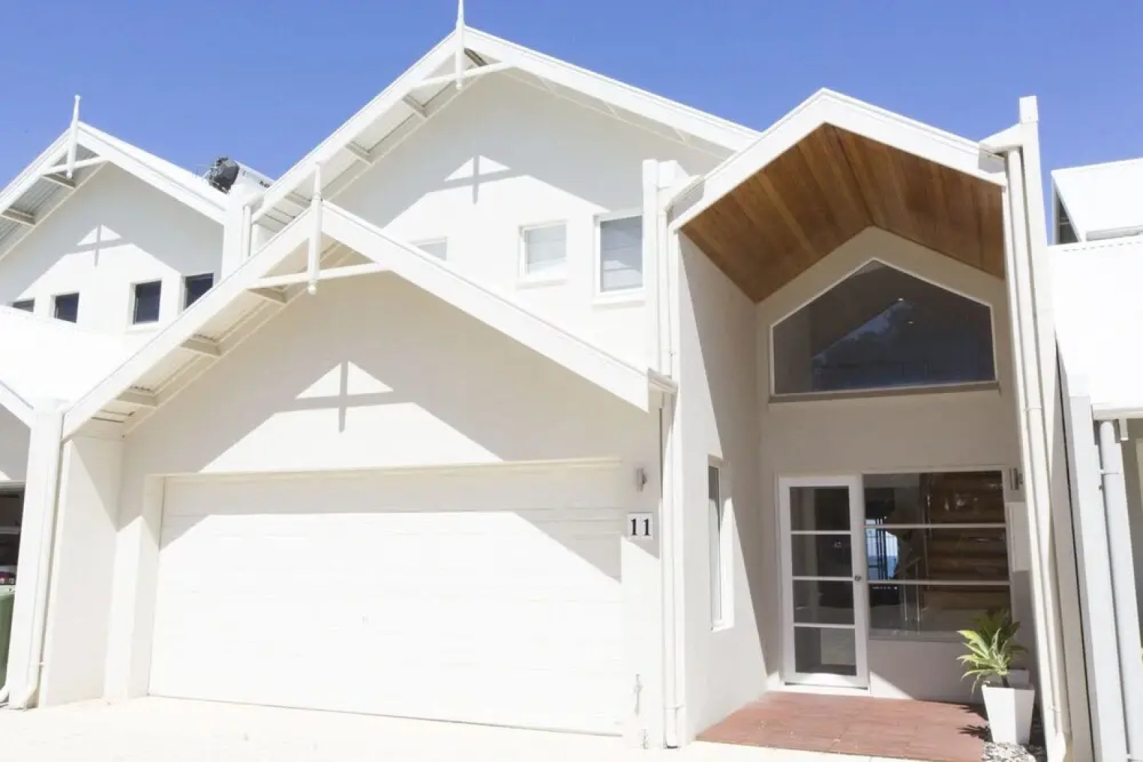 Ledge Point Village - Villa 11 - Beachfront Ocean Views