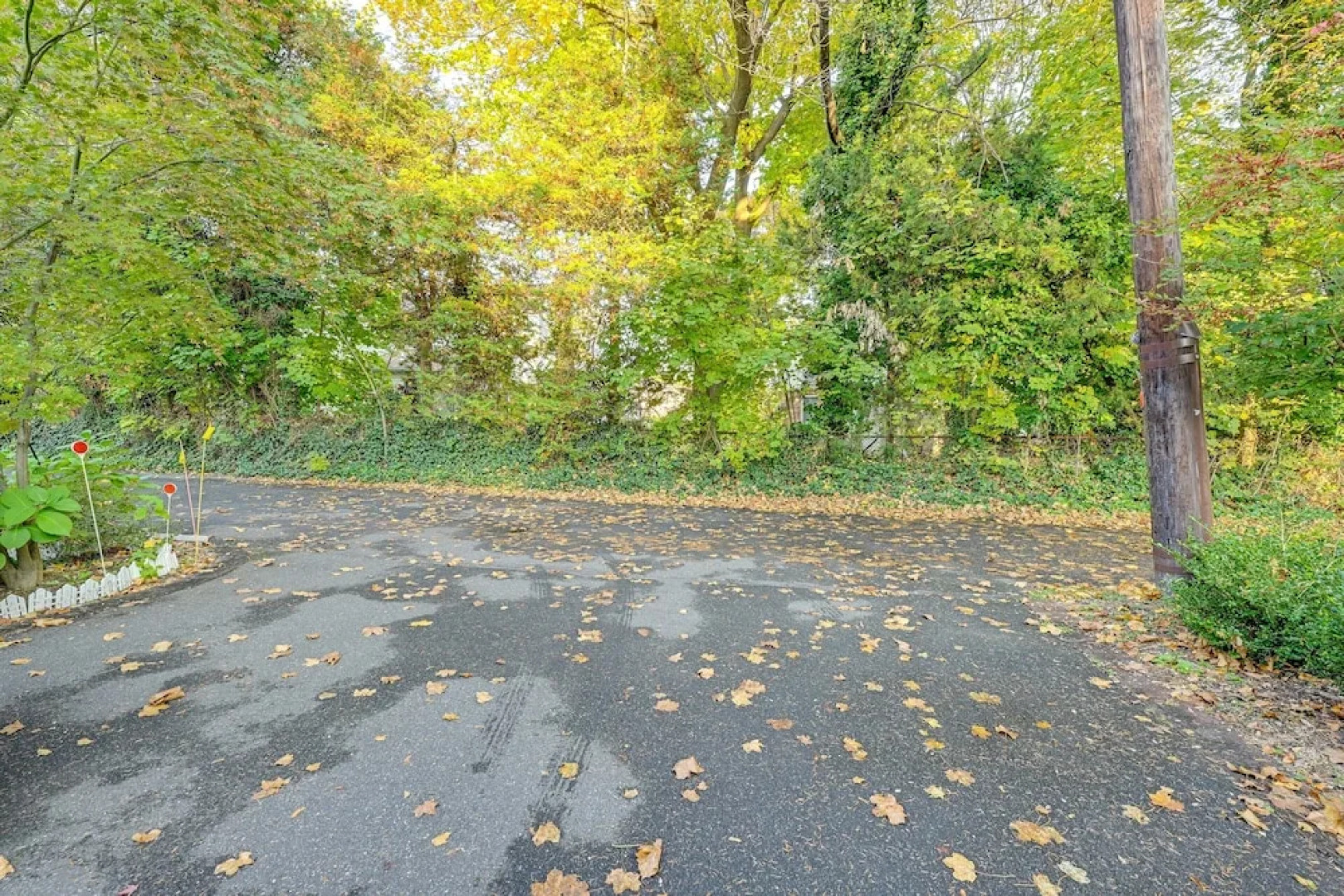 Pet-friendly Great Neck Home ~ 1 Mi to Kings Point