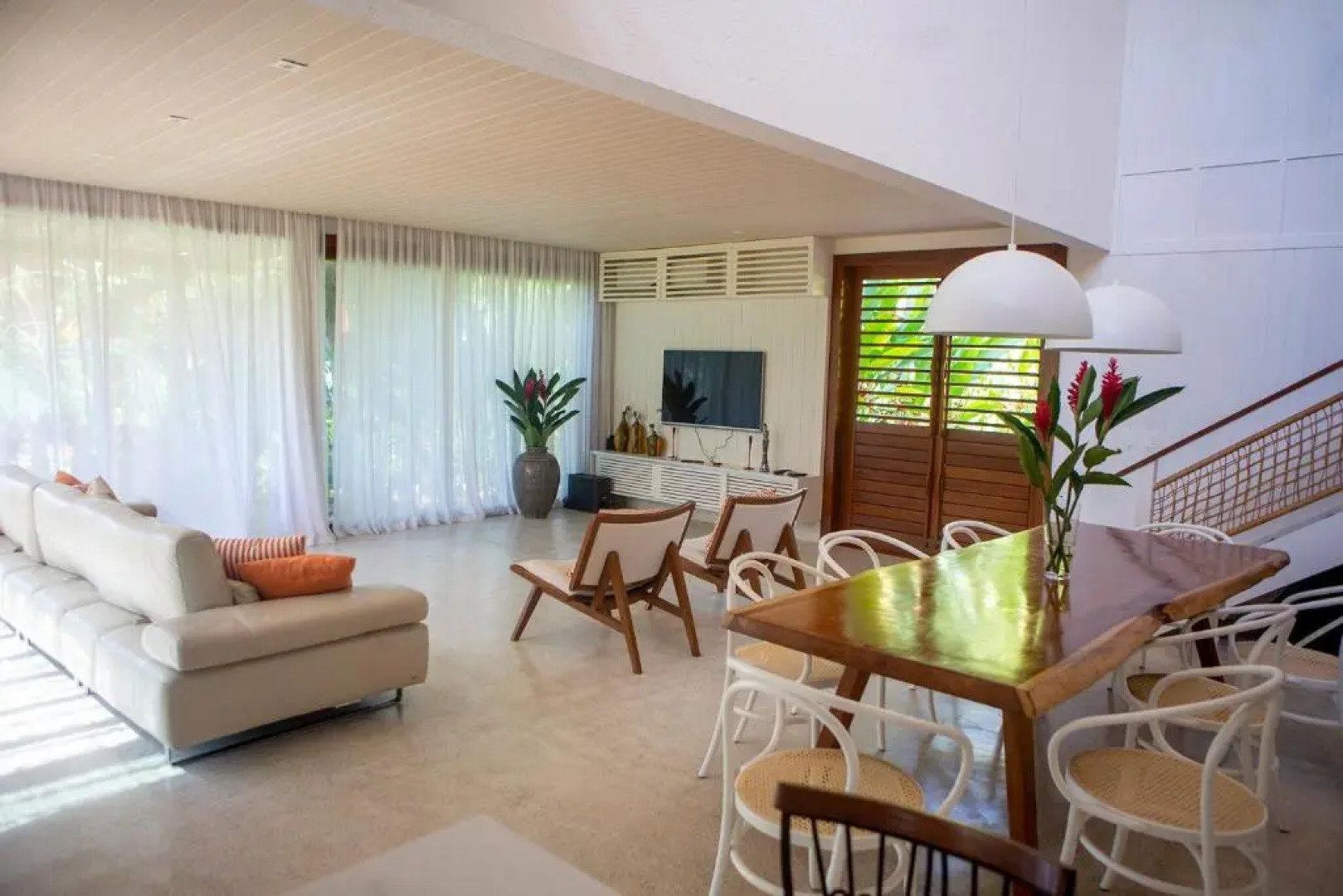 Excelente casa, pé na areia, no melhor de Arraial!