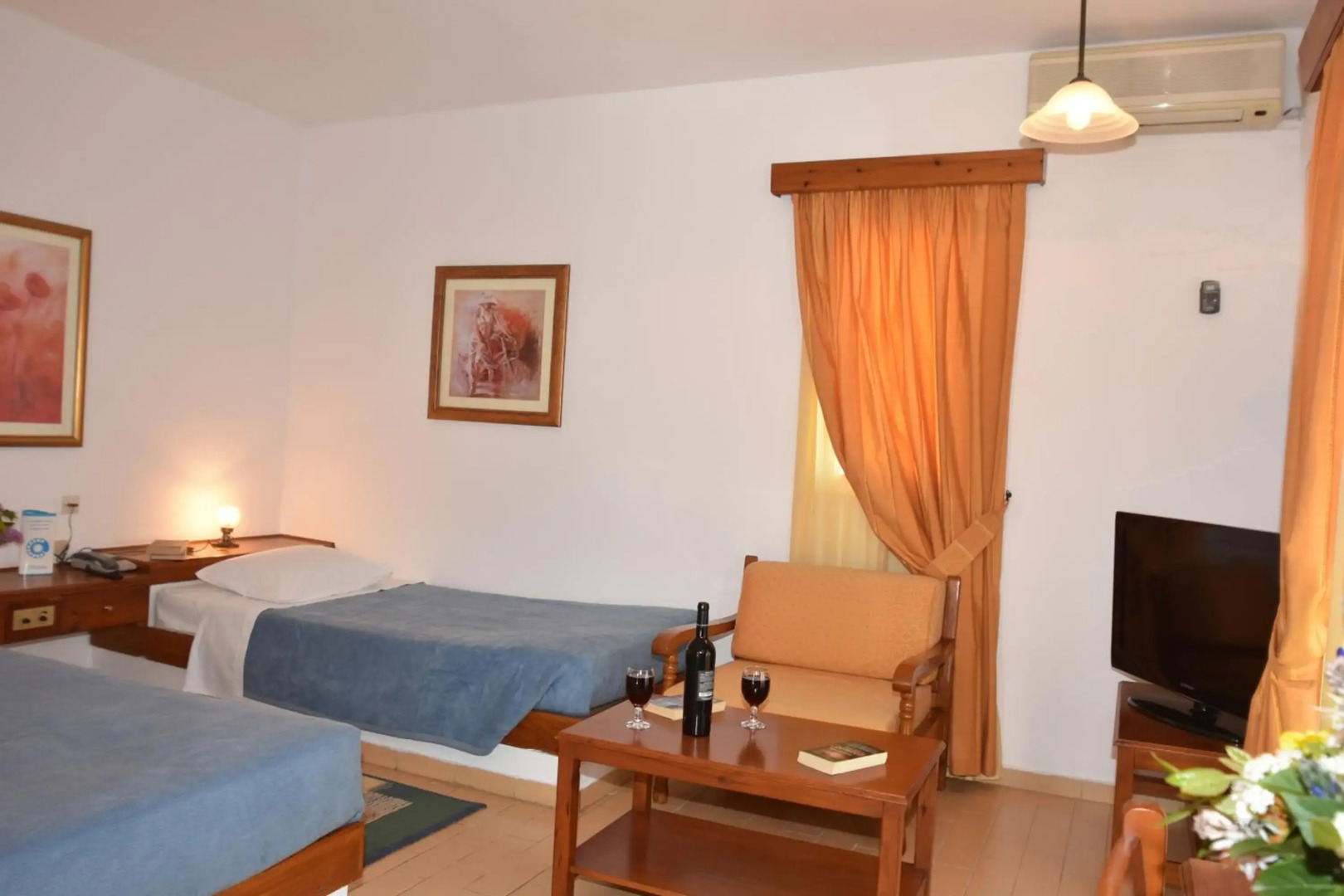 Delfinia Hotel & Bungalows