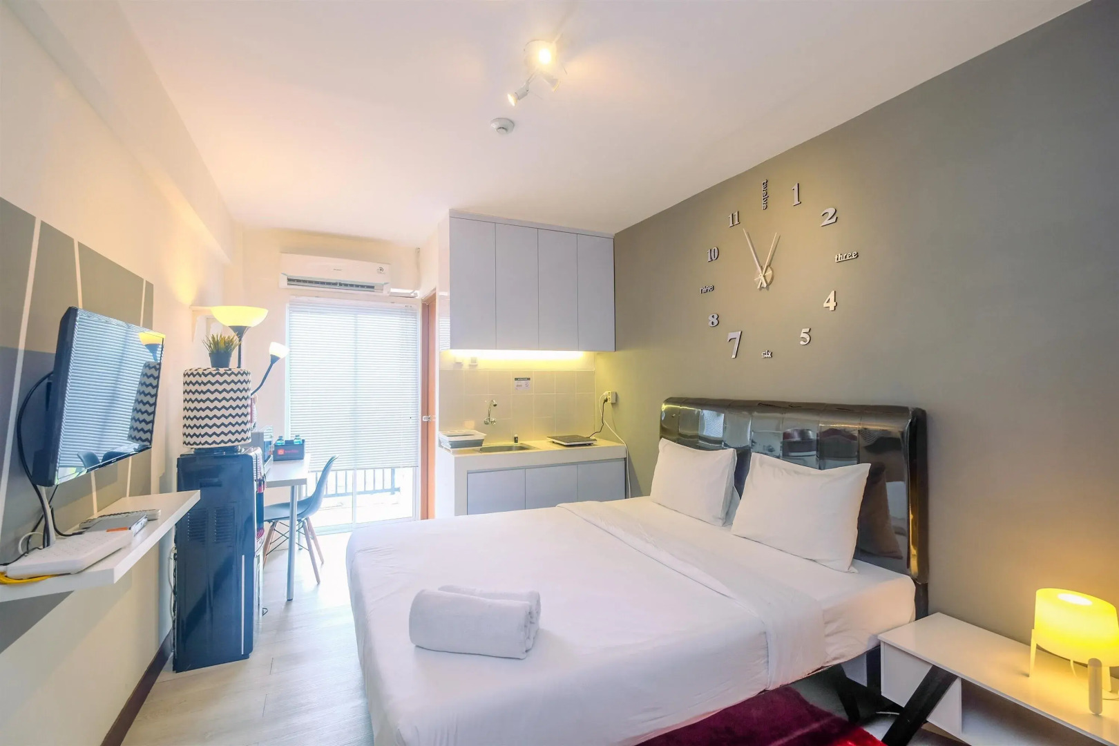 Homey And Simply Studio At Cinere Resort Apartment
