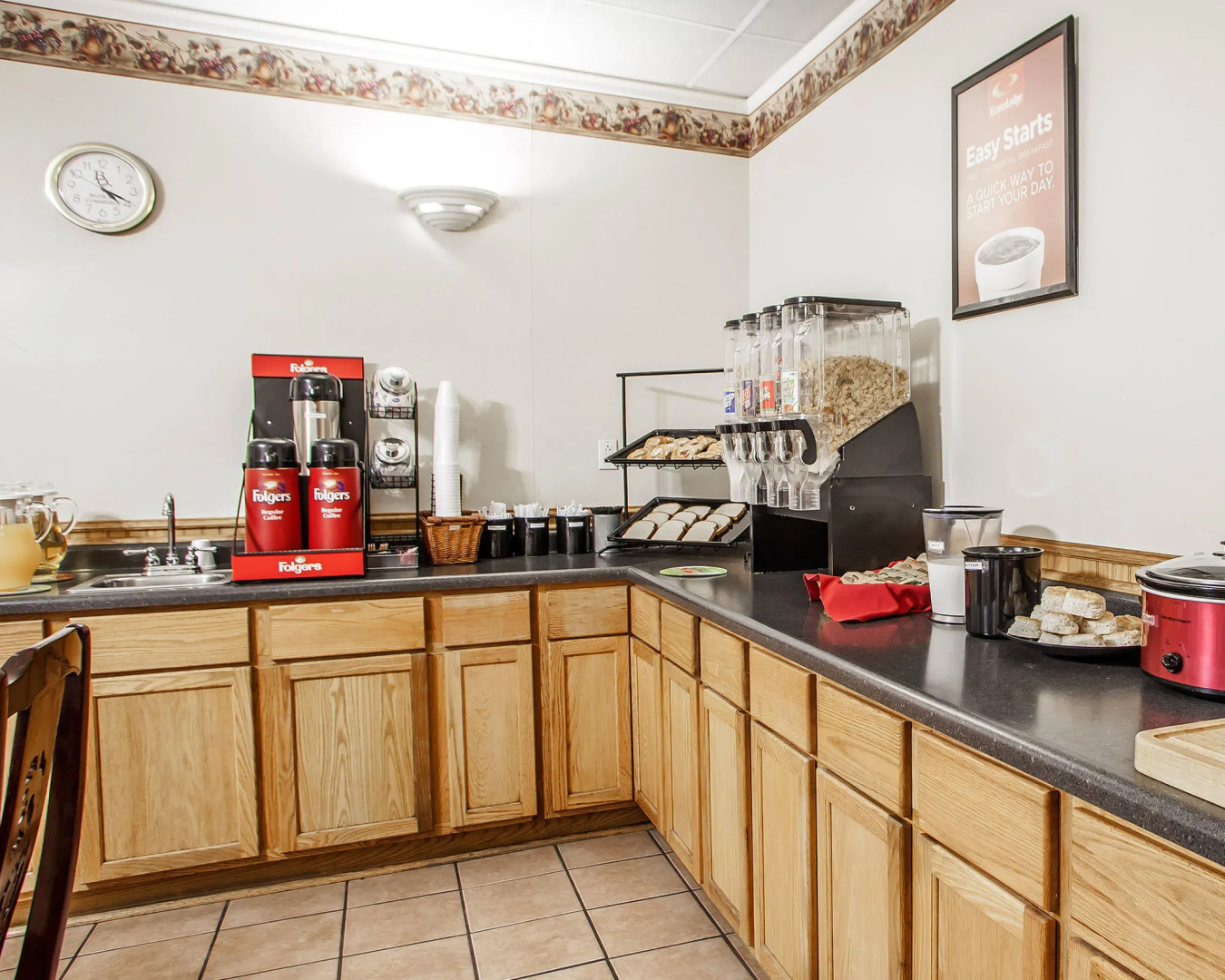 Econo Lodge Inn & Suites Newton