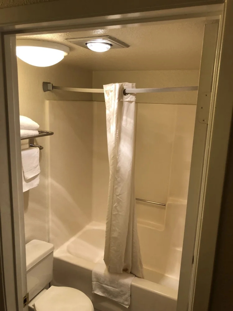 Super 8 Buttonwillow