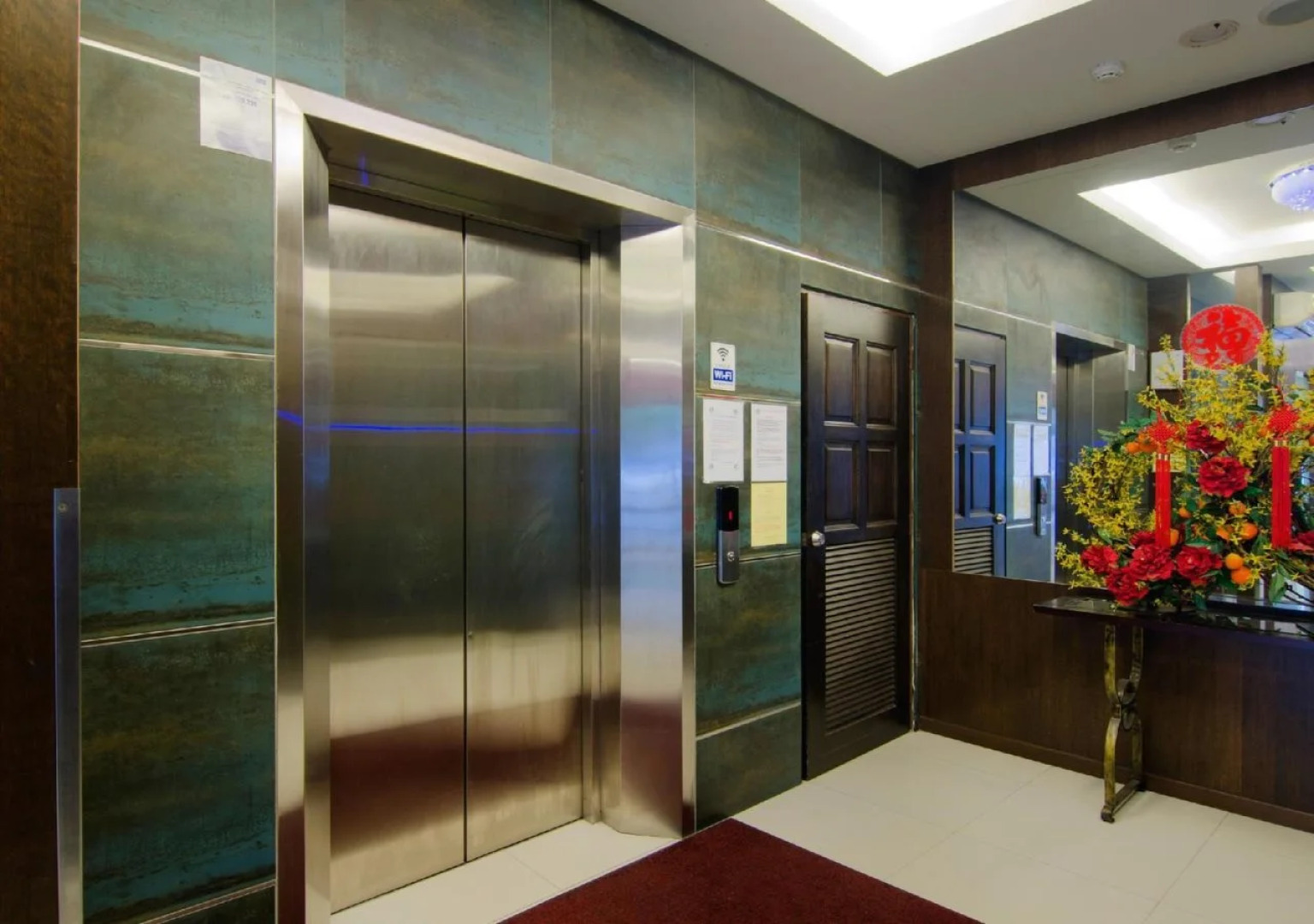 8 Days Boutique Hotel @ Mount Austin JB