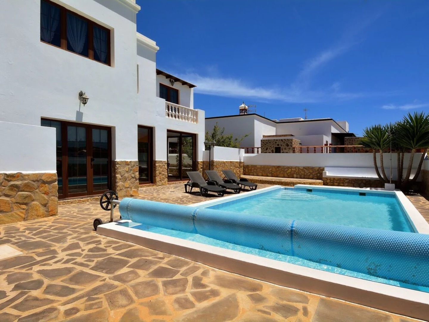 Quiet Location, Comfortable and Detached Villa With Private Pool Near Tinajo