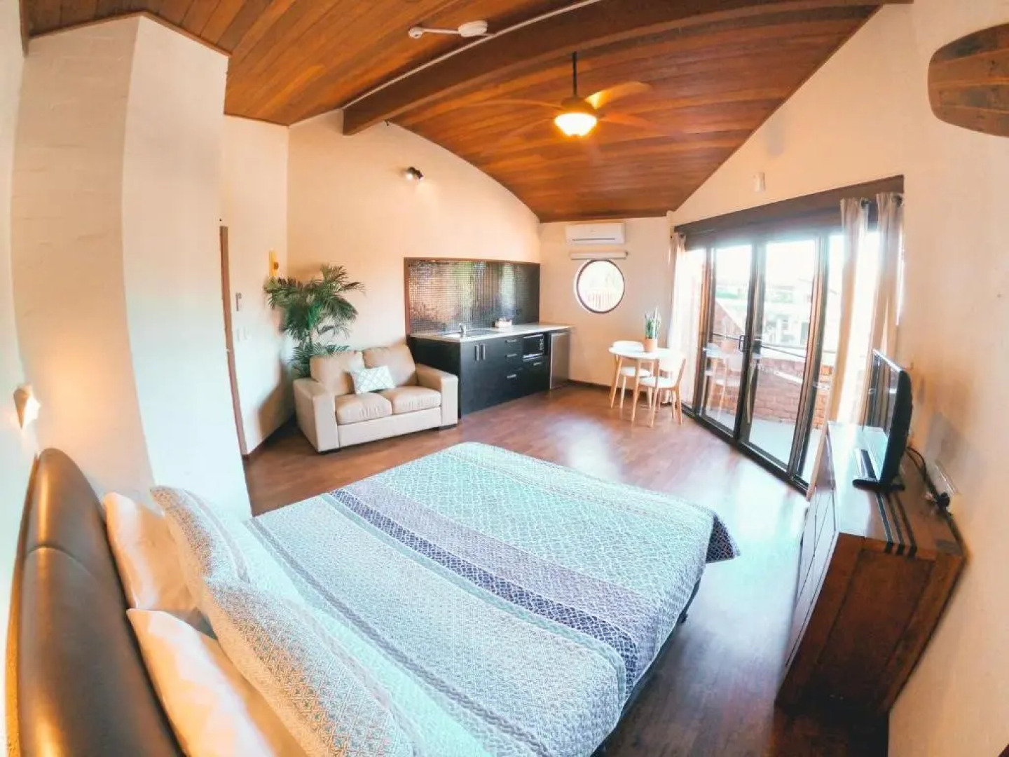 Aquarius Backpackers Resort