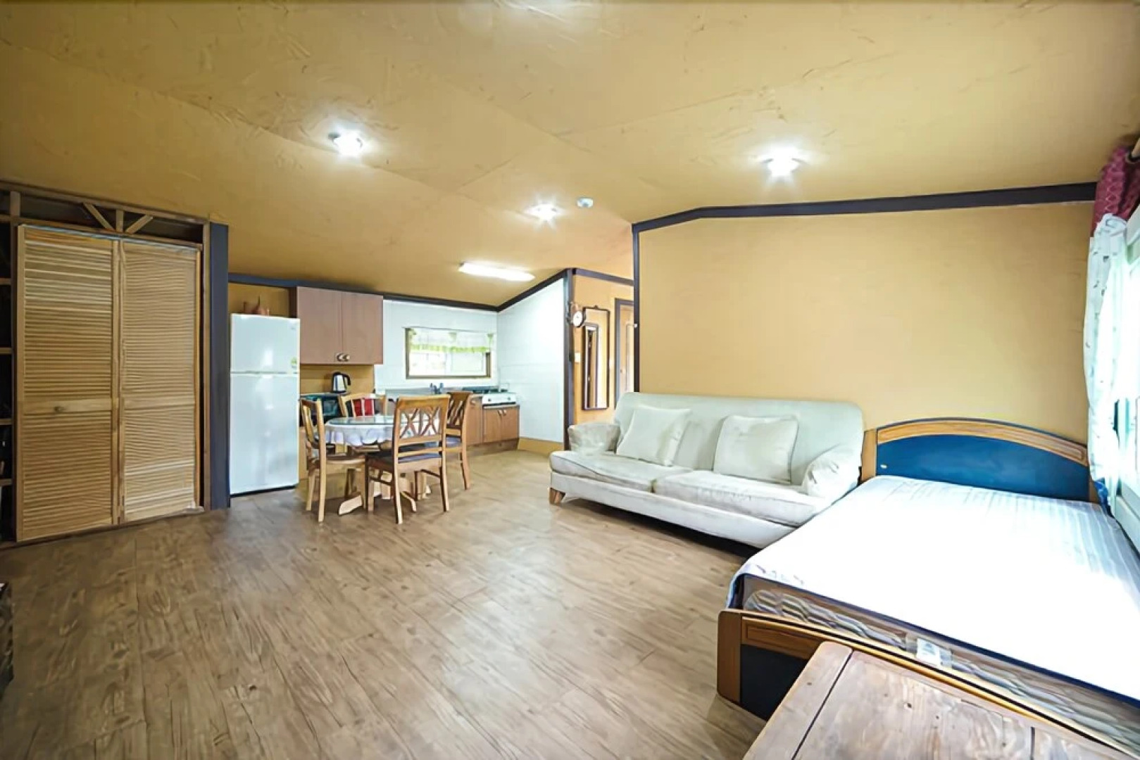 Yeosu Blue Sky Galaxy Pension