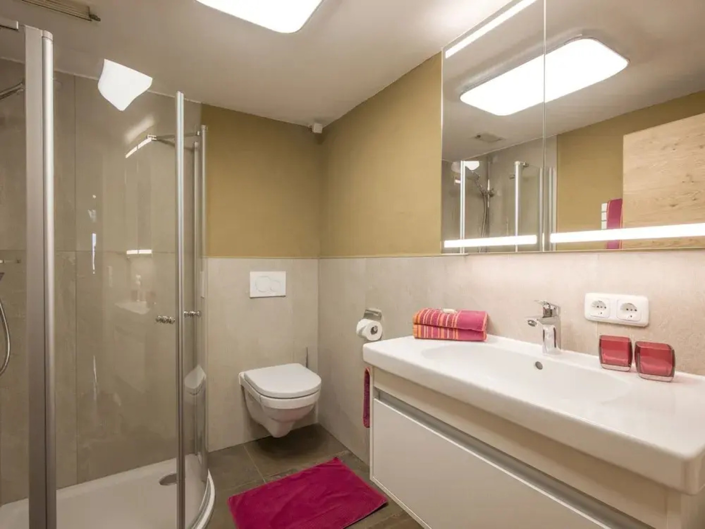 Wooden Apartment With Mountain View