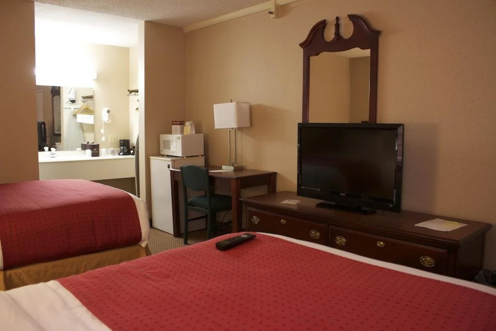 Plaza Hotel & Suites - Eau Claire