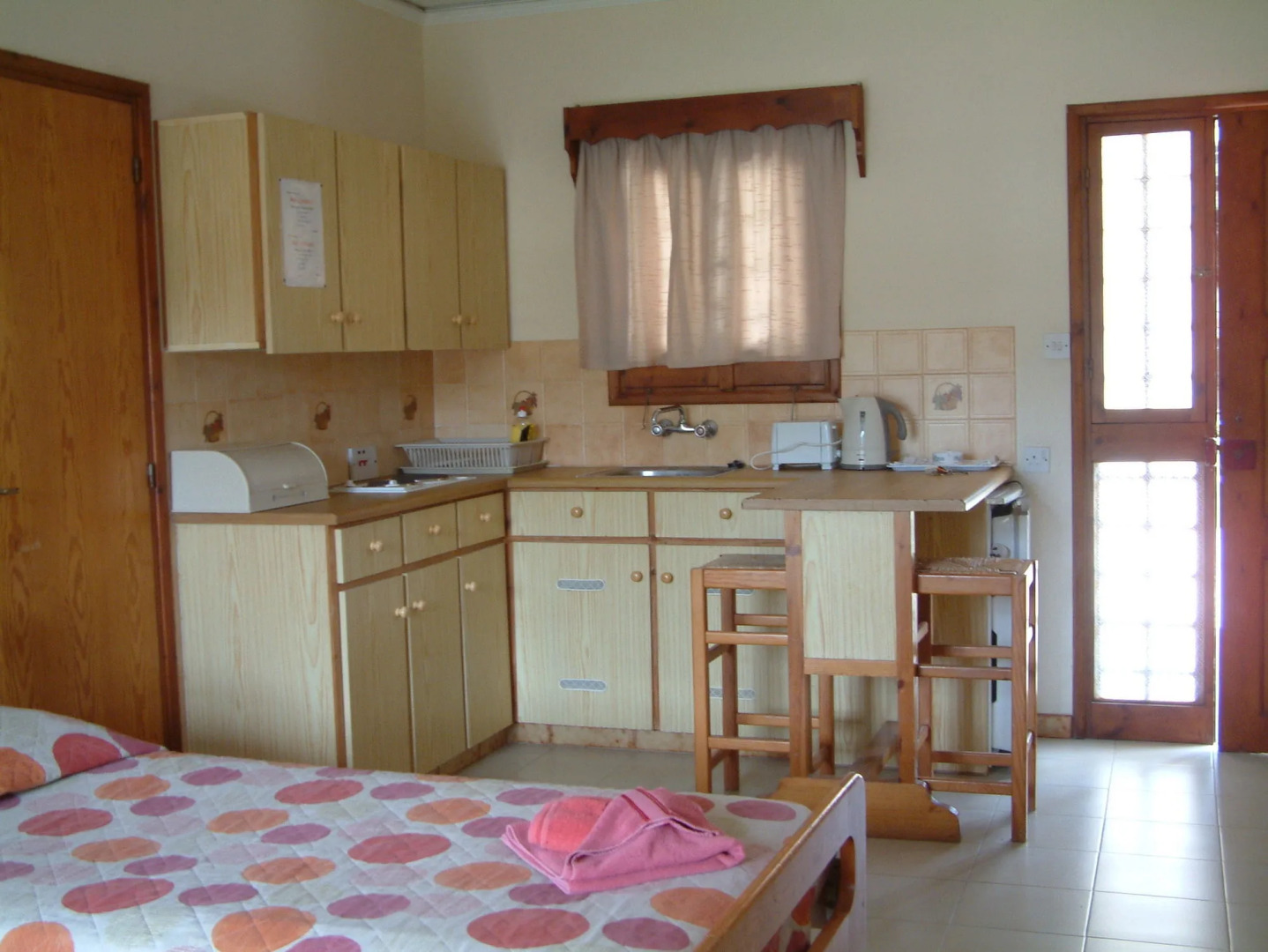 Pelekanos Apartments