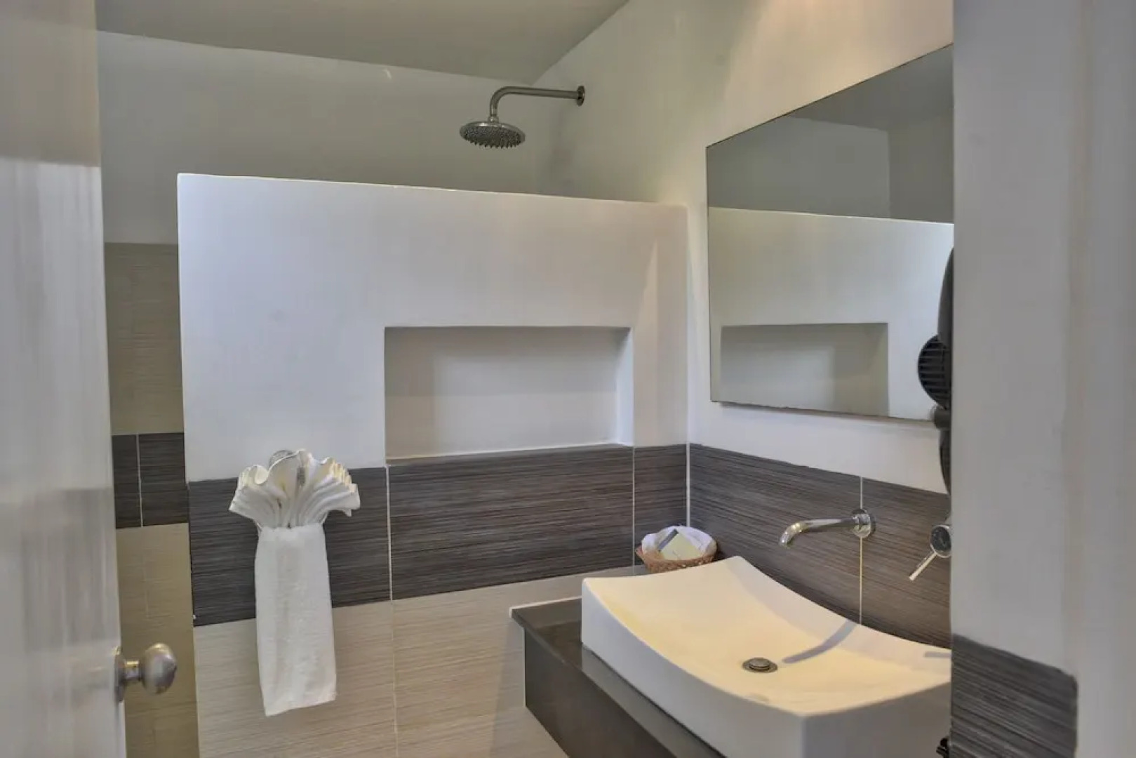 Bluebay Vacation Rentals At Vista Mare