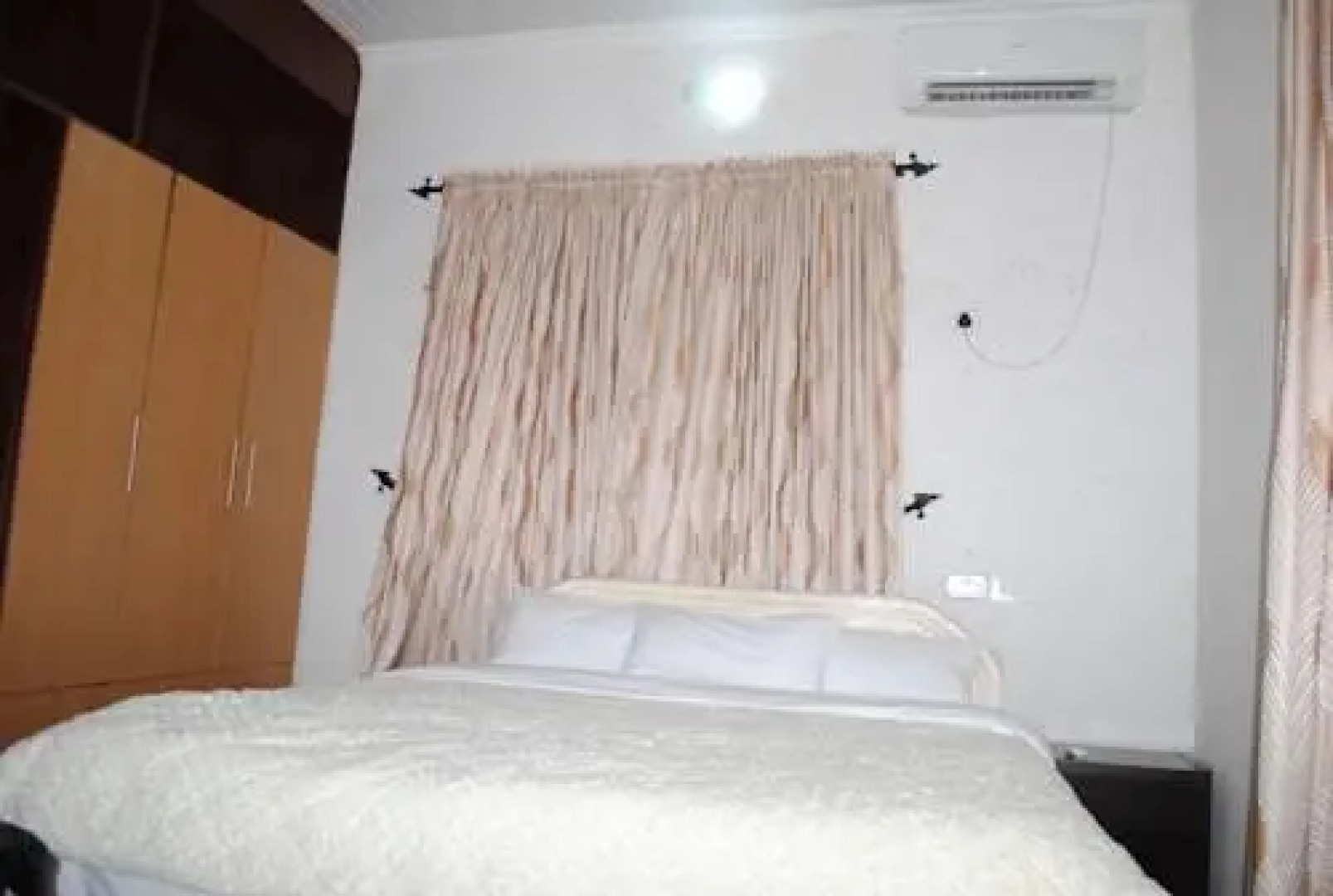 Figlos Hotel And Suites